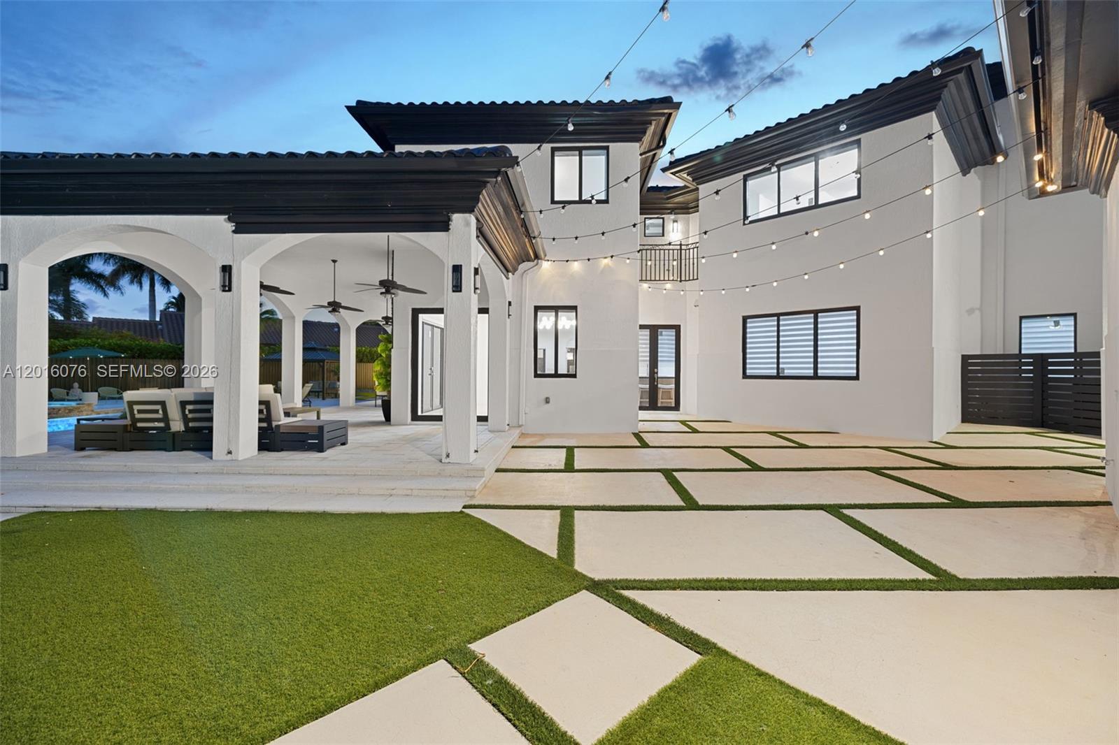 9881 SW 148th Ter Miami, FL 33176