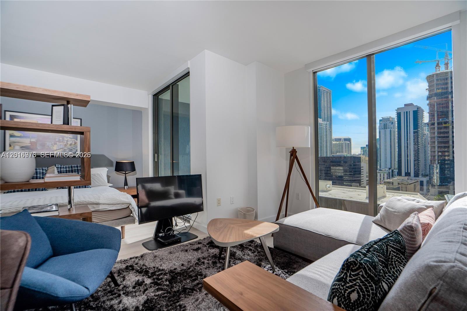 31 SE 6th St #2205 Miami, FL 33131