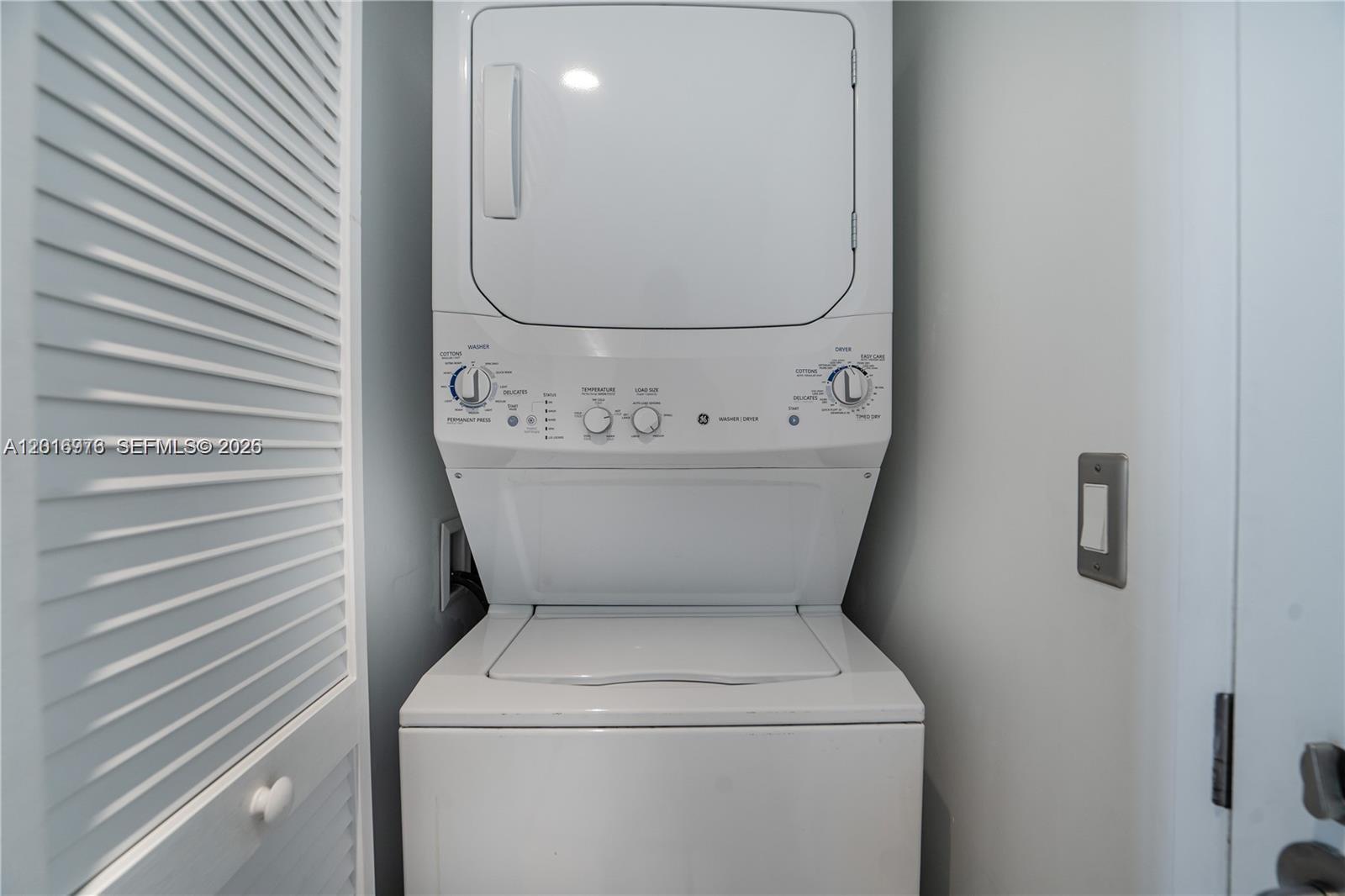 31 SE 6th St #2205 Miami, FL 33131