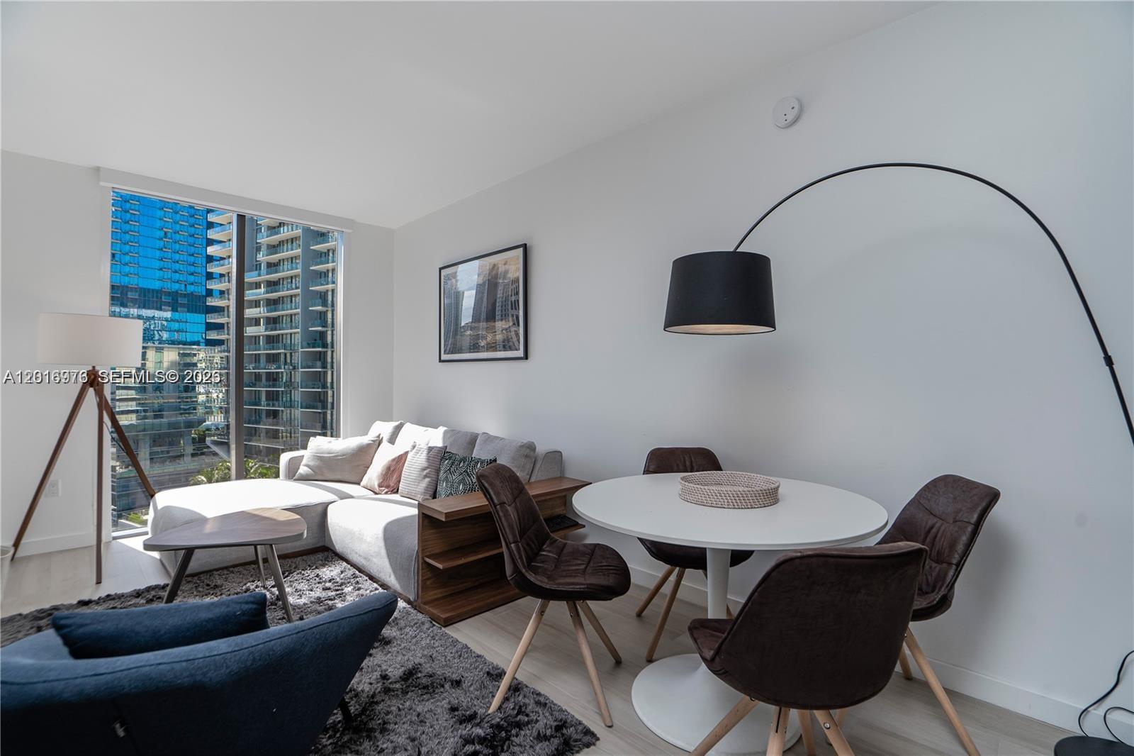 31 SE 6th St #2205 Miami, FL 33131