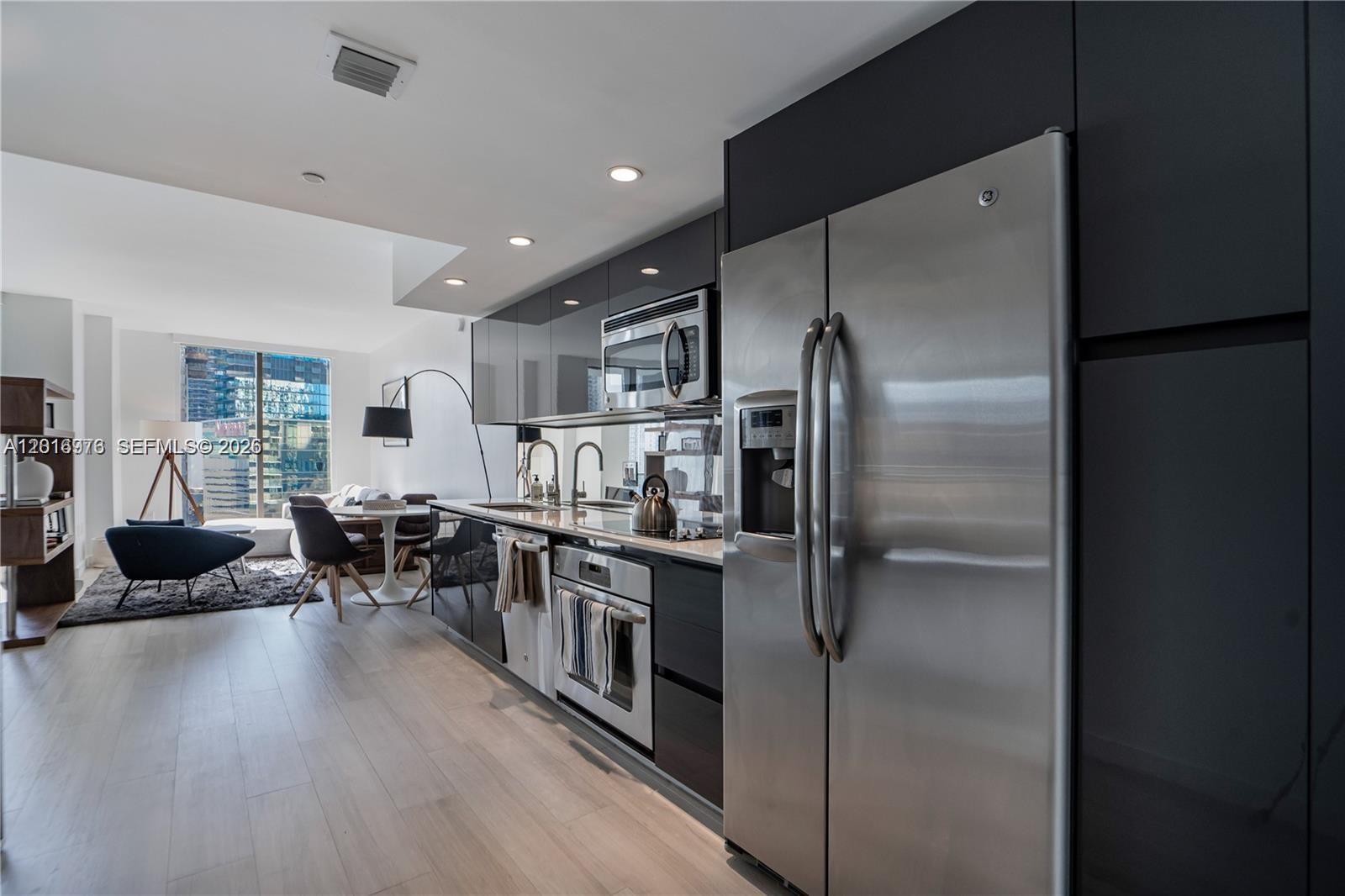 31 SE 6th St #2205 Miami, FL 33131