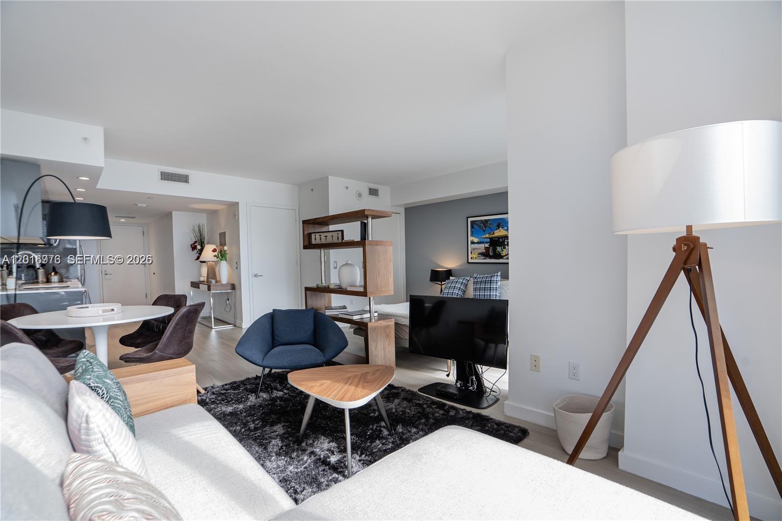31 SE 6th St #2205 Miami, FL 33131