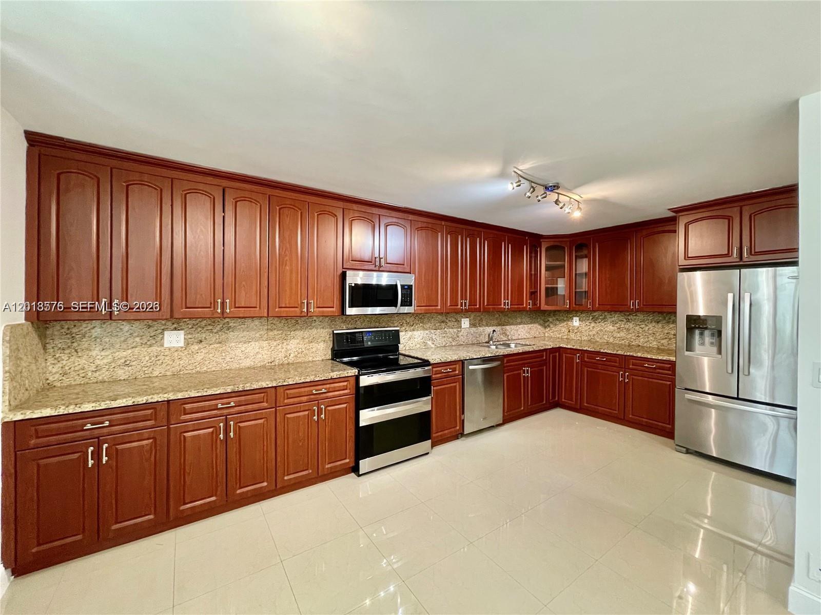 20441 NE 30th Ave #122-9