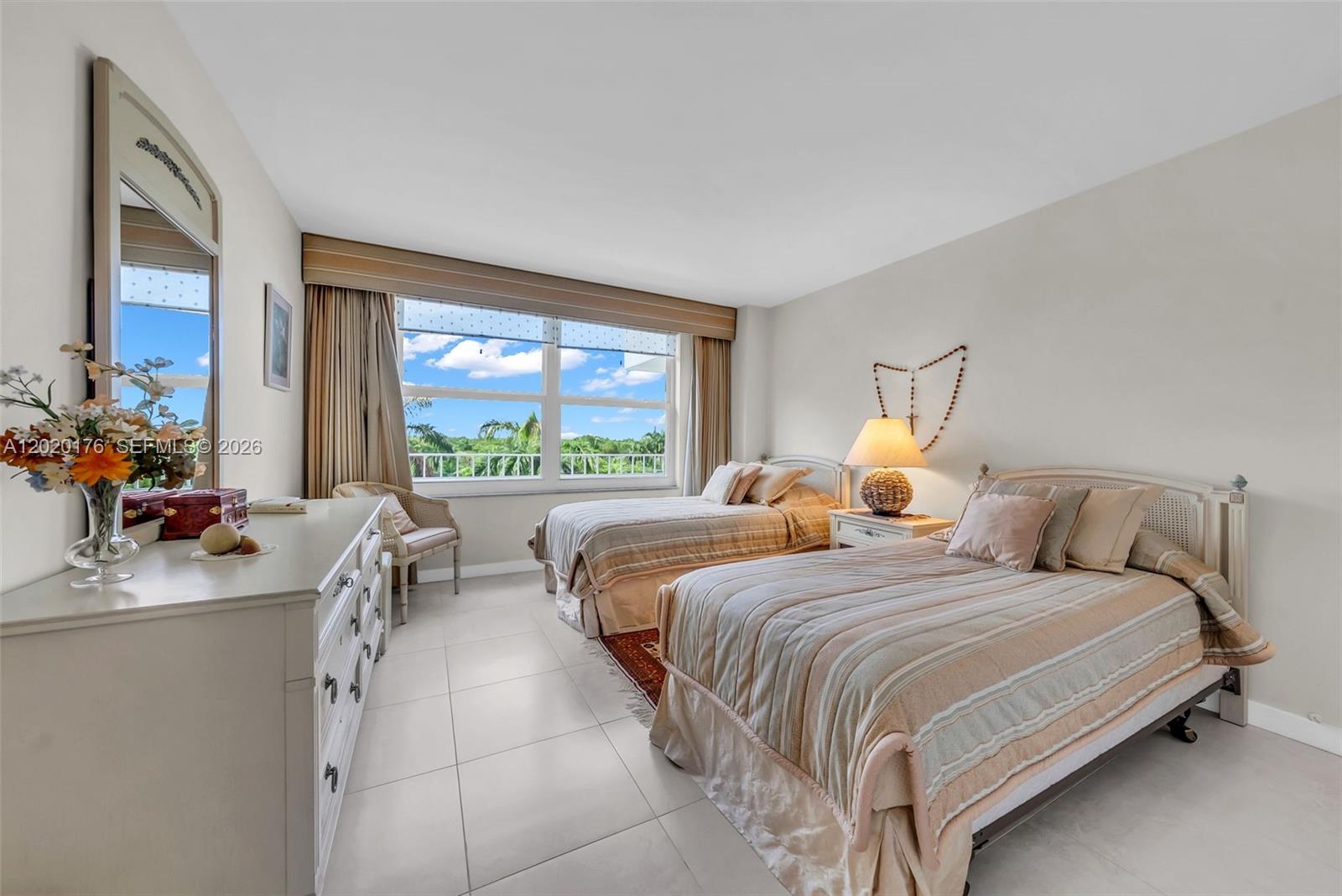 199 Ocean Ln Dr #512 Key Biscayne, FL 33149