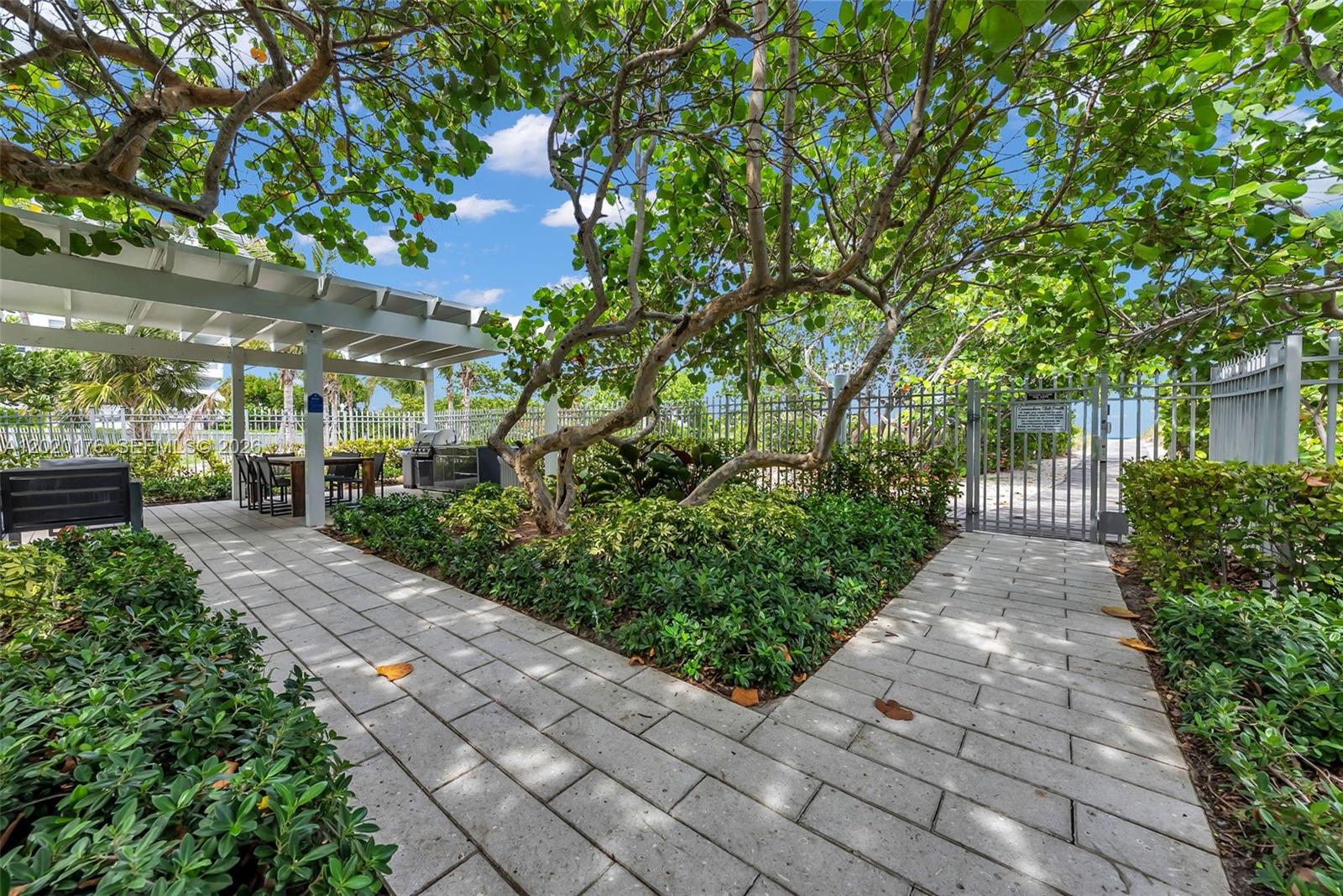 199 Ocean Ln Dr #512 Key Biscayne, FL 33149