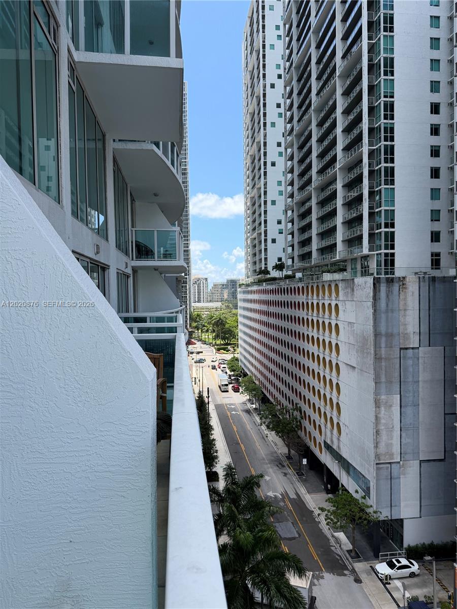 image Brickell on the River South13