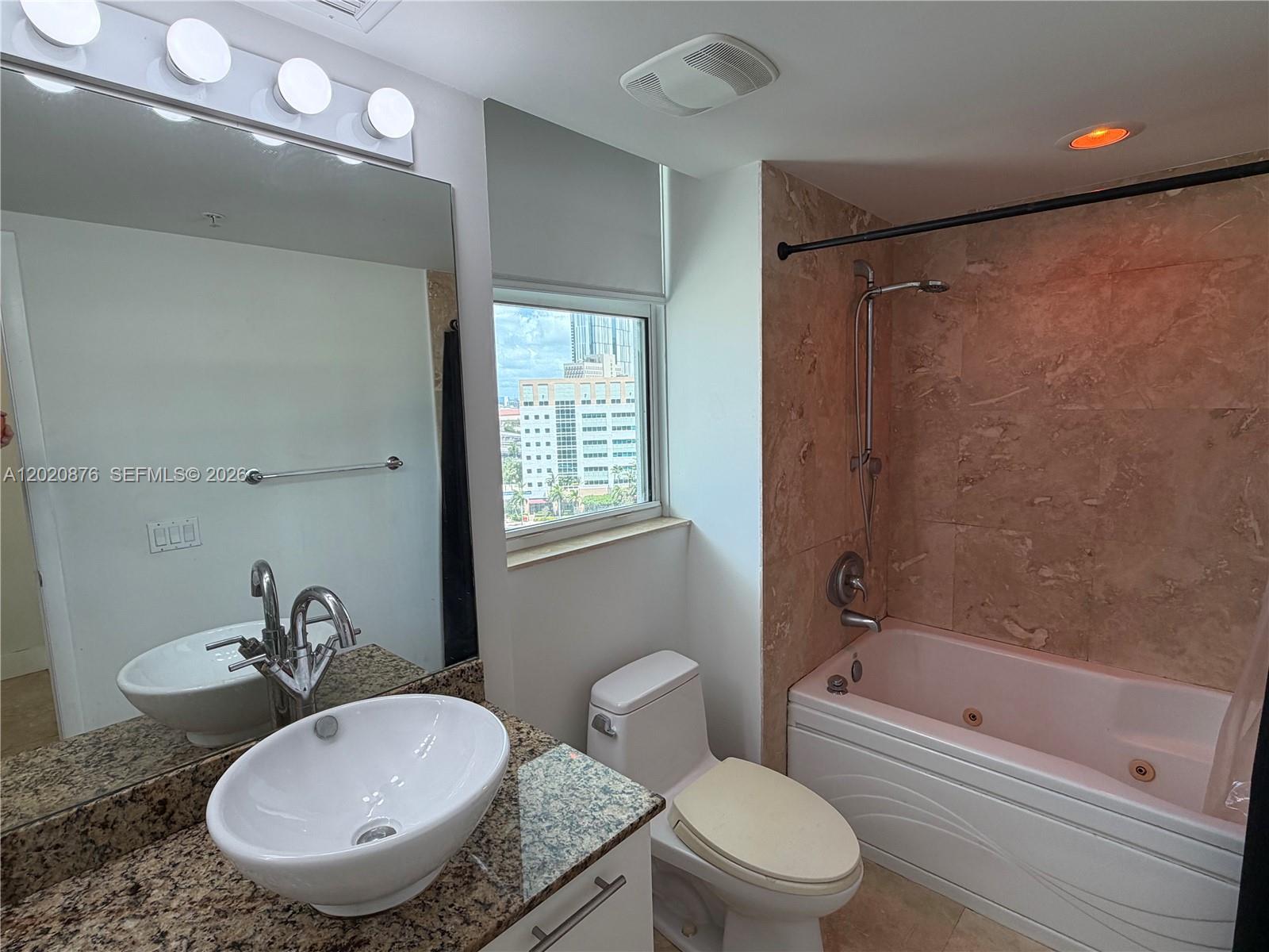image Brickell on the River South7
