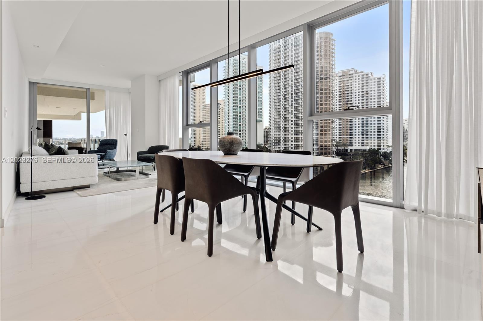 image Aston Martin Residences0