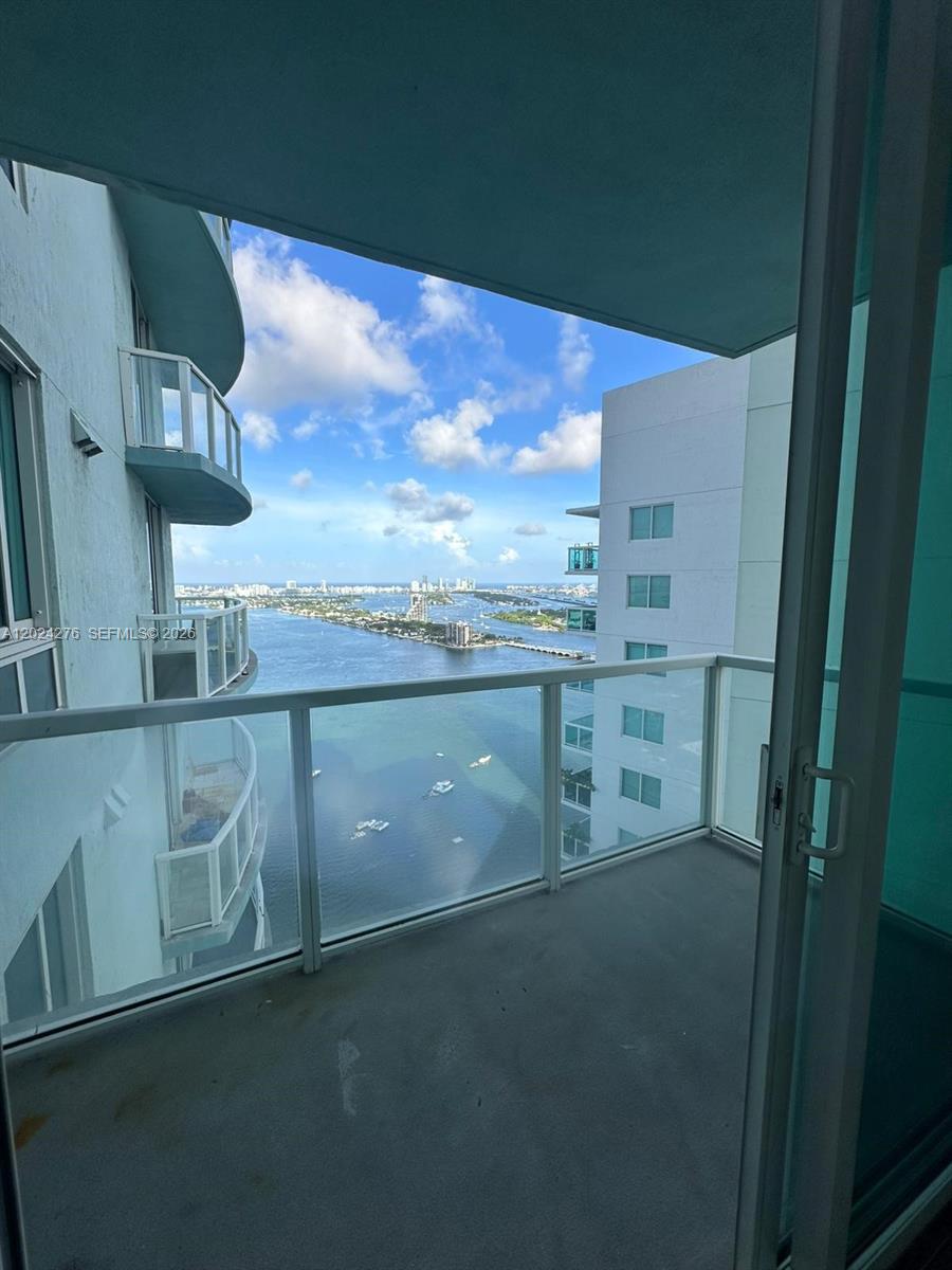 1900 N Bayshore Dr #3803