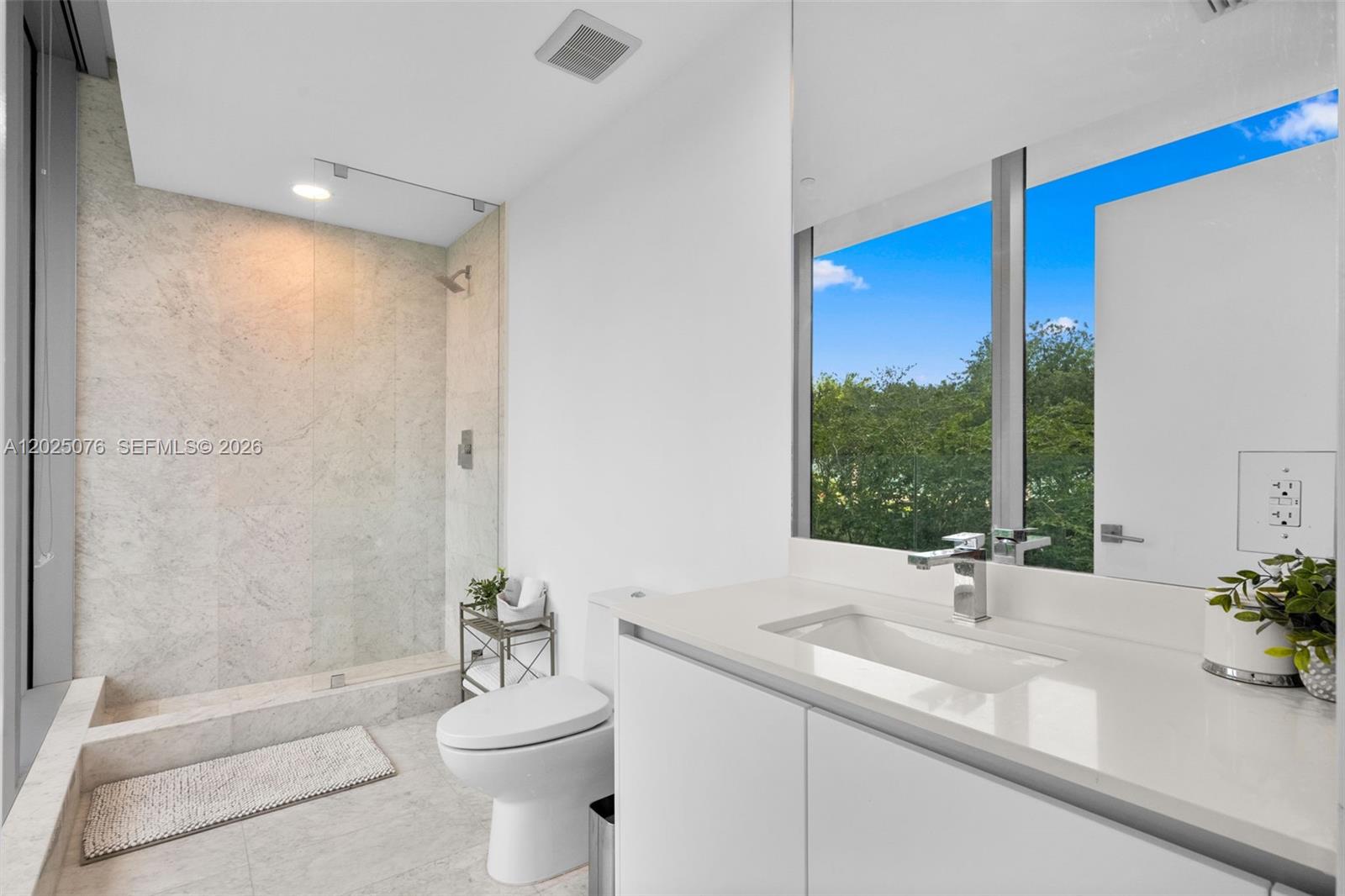 650 NE 32nd St #BH4 Miami, FL 33137