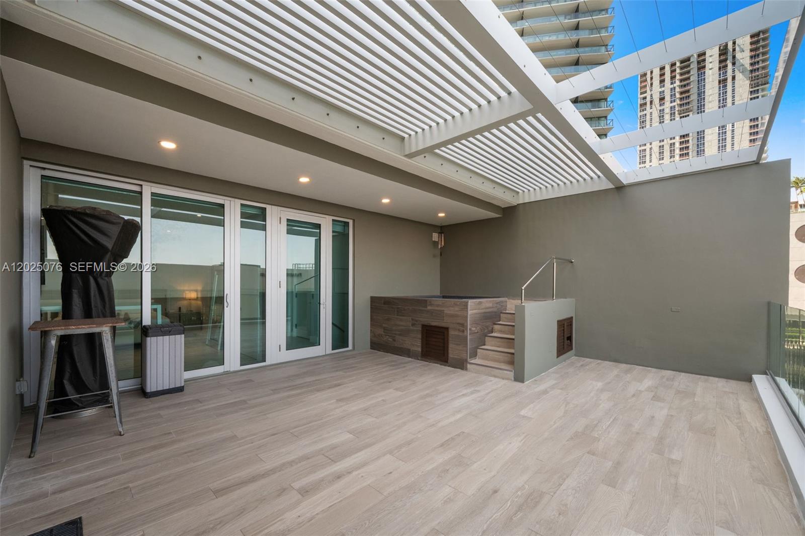 650 NE 32nd St #BH4 Miami, FL 33137