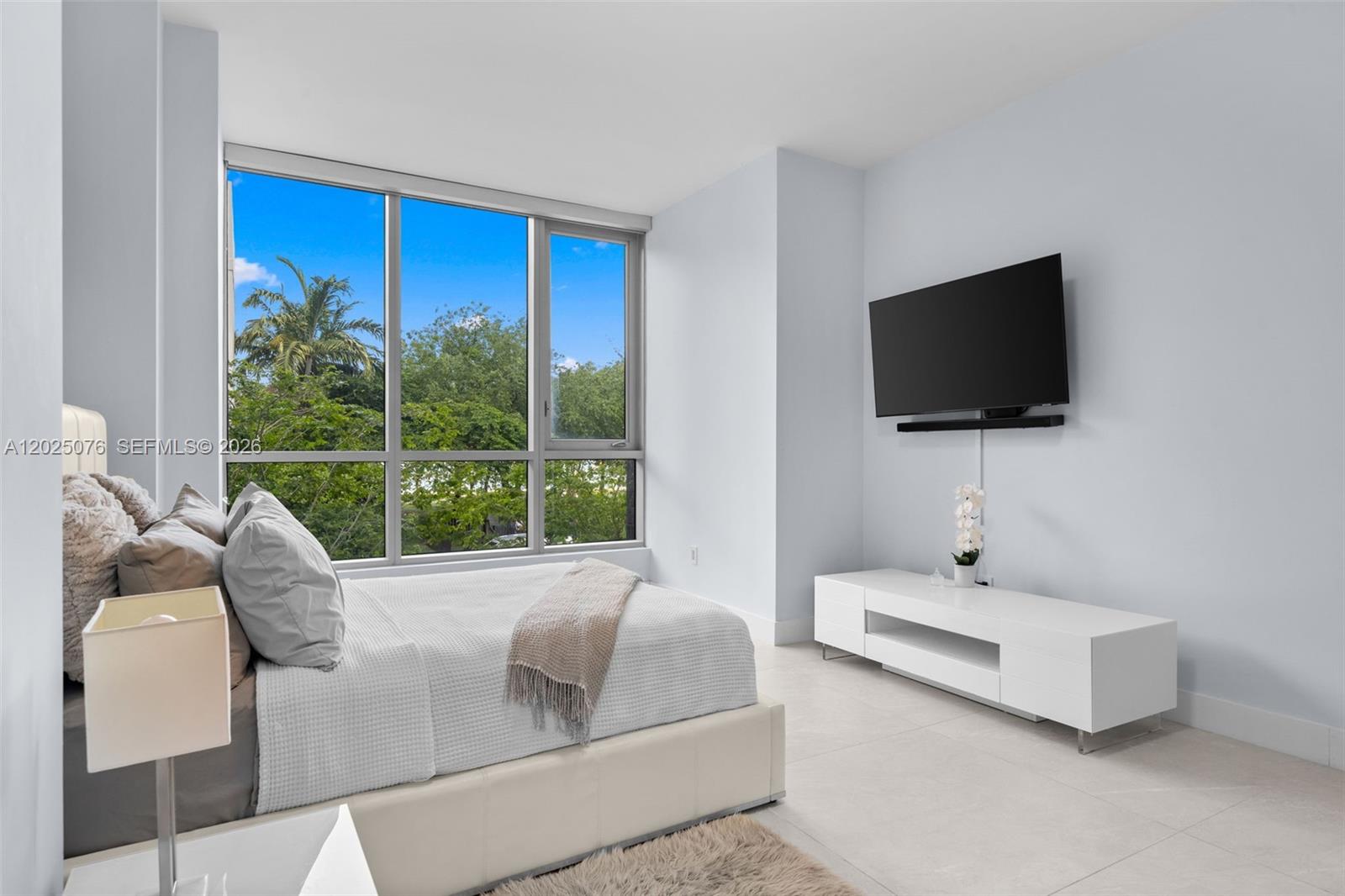 650 NE 32nd St #BH4 Miami, FL 33137