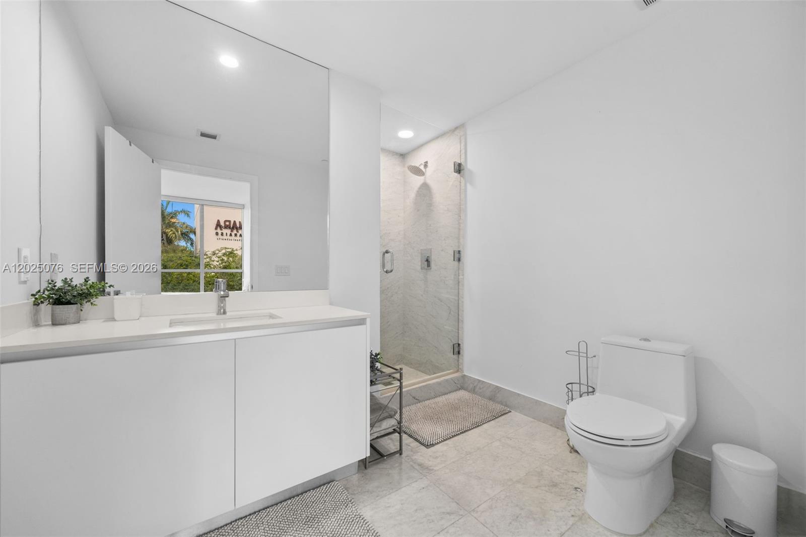650 NE 32nd St #BH4 Miami, FL 33137