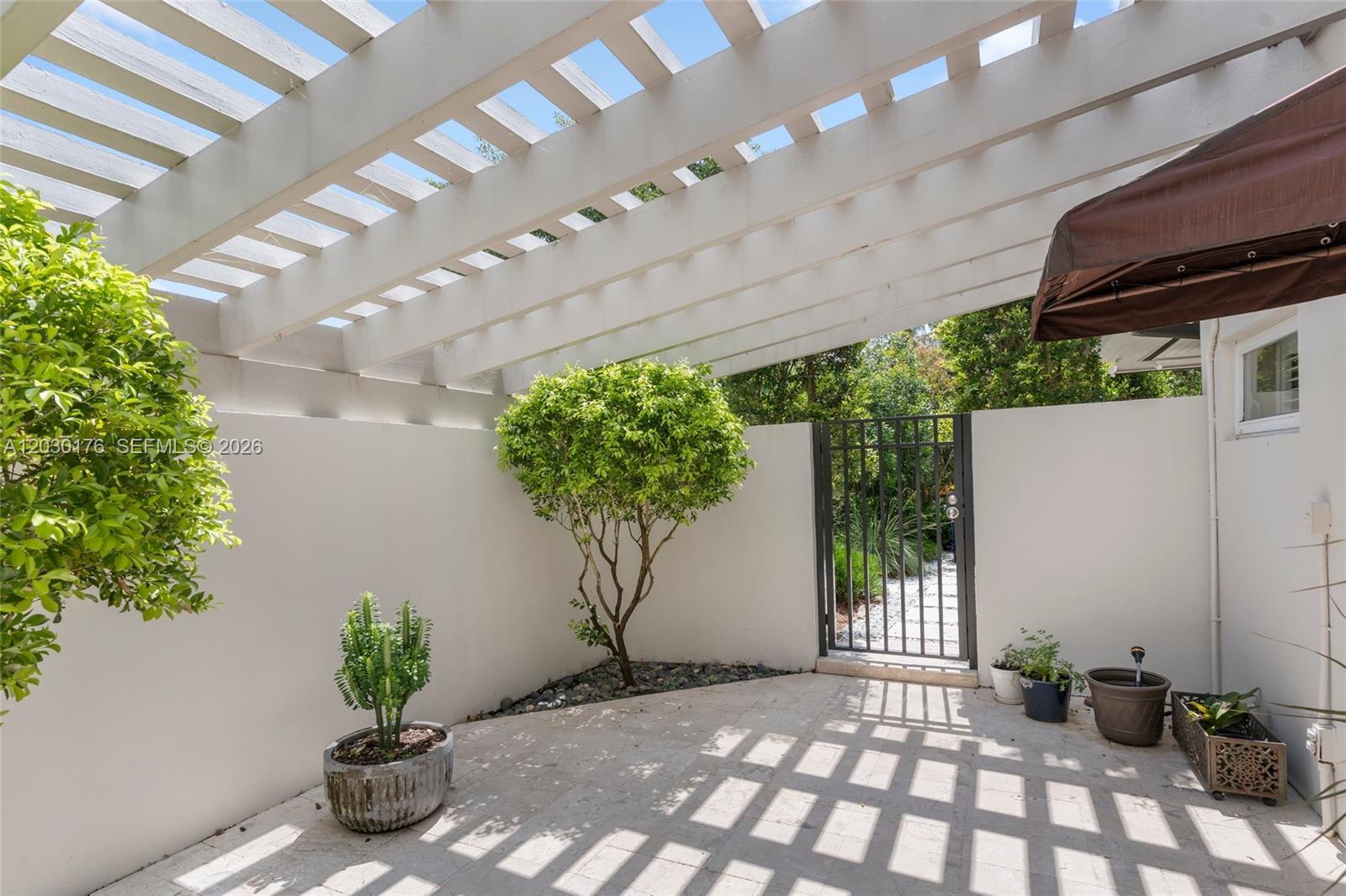 451 Ridge Rd Coral Gables, FL 33143