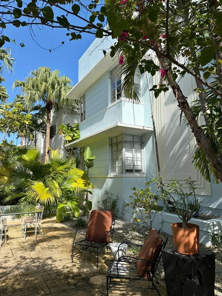 825 Jefferson Ave #4