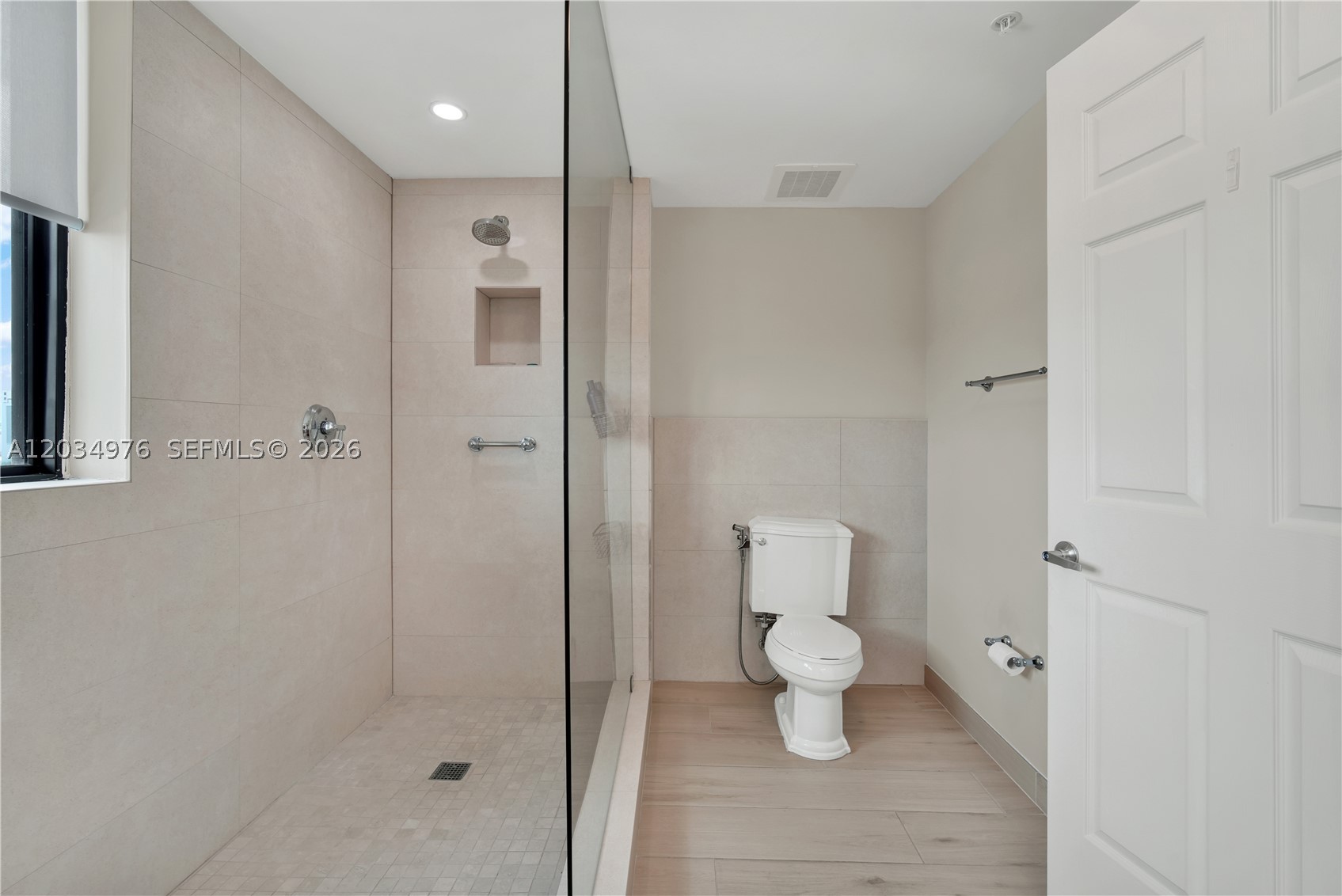 1300 Ponce De Leon Blvd #901 Coral Gables, FL 33134
