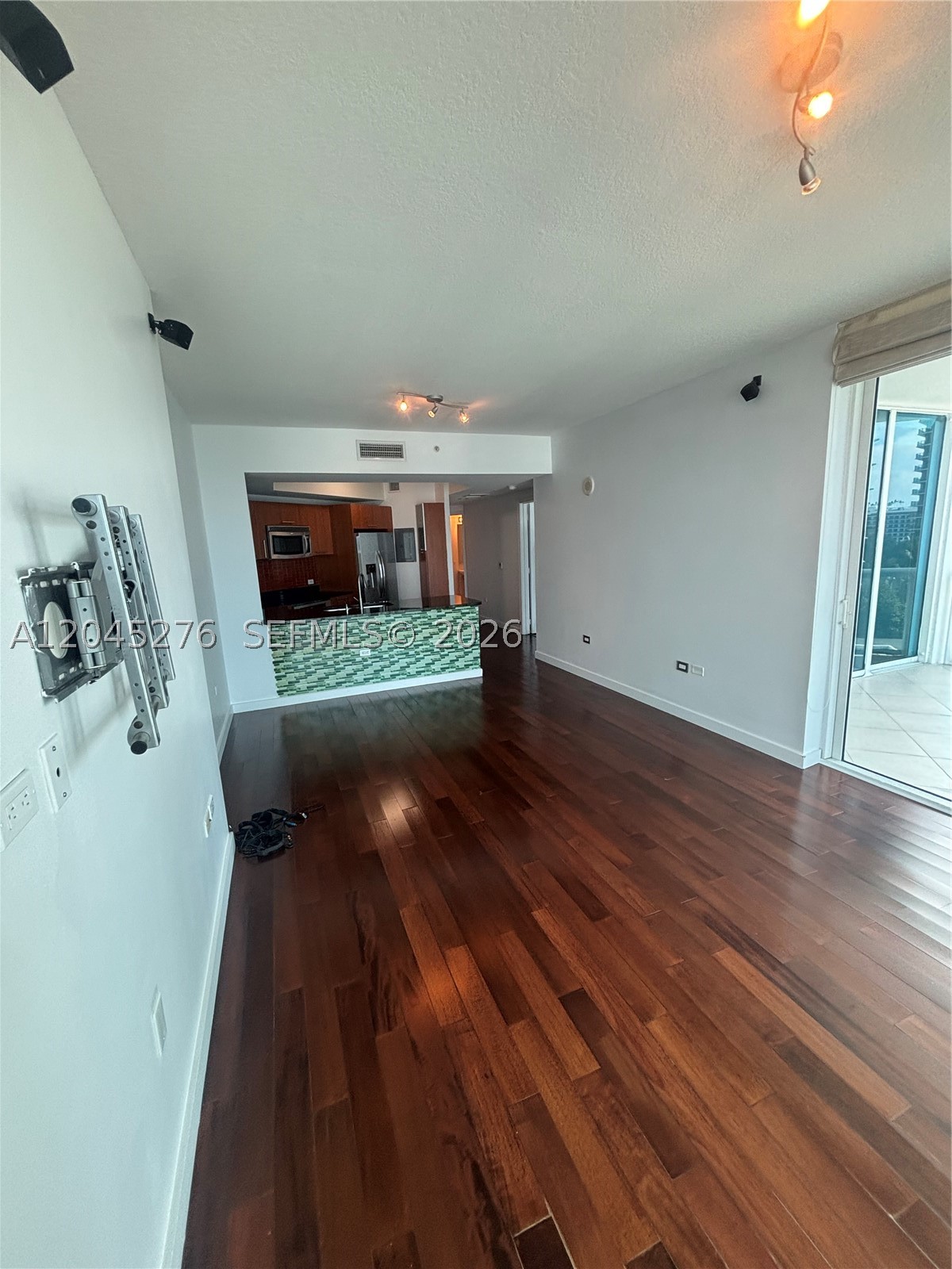 image Platinum Condominium10