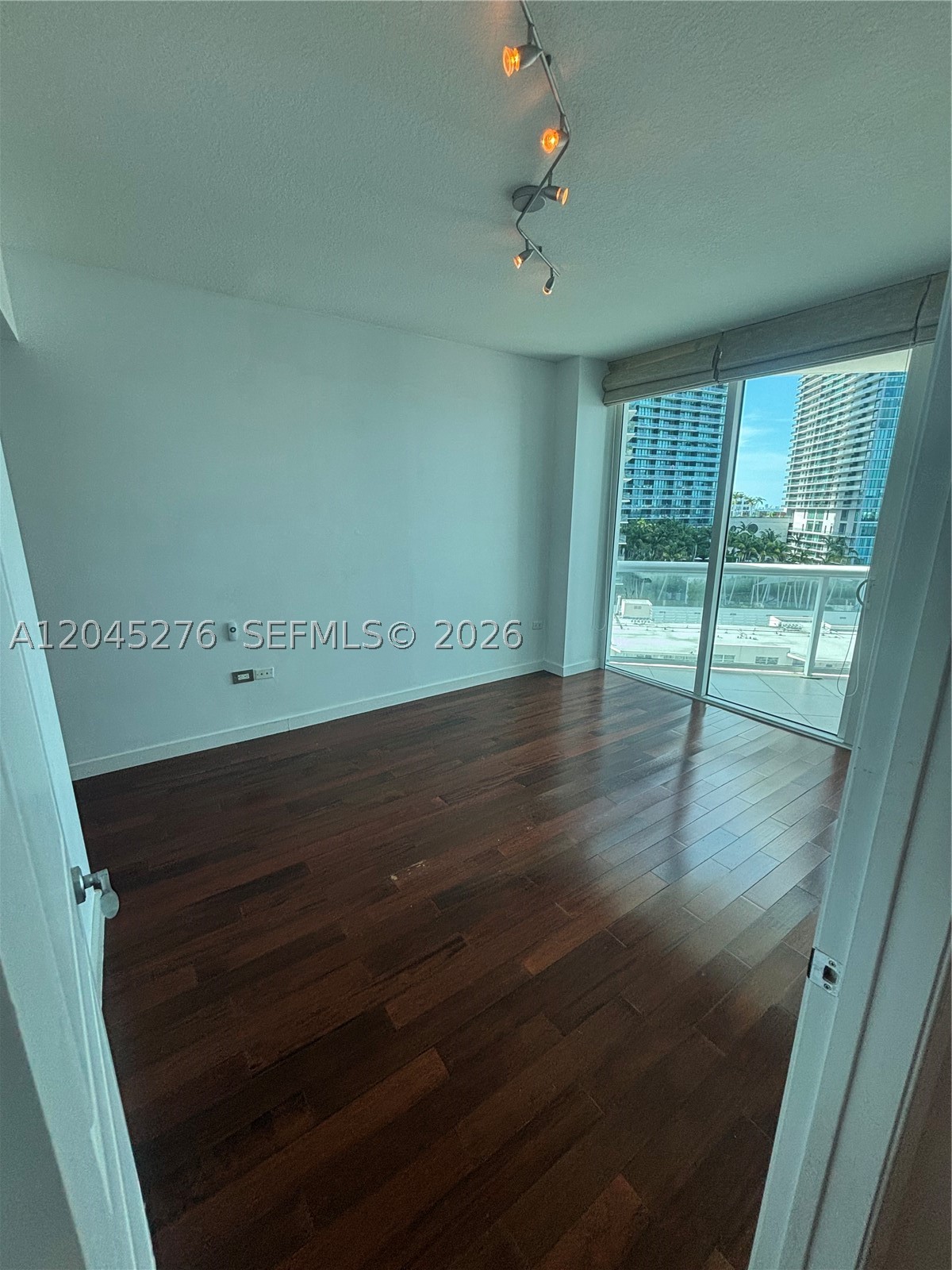 image Platinum Condominium2