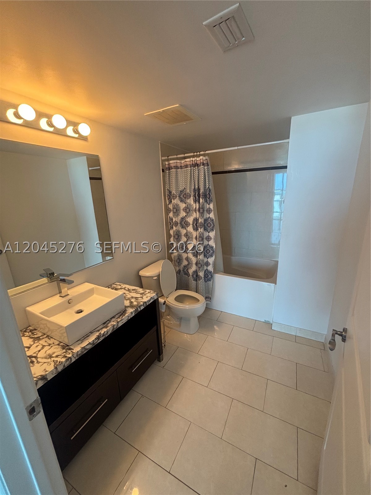 image Platinum Condominium3