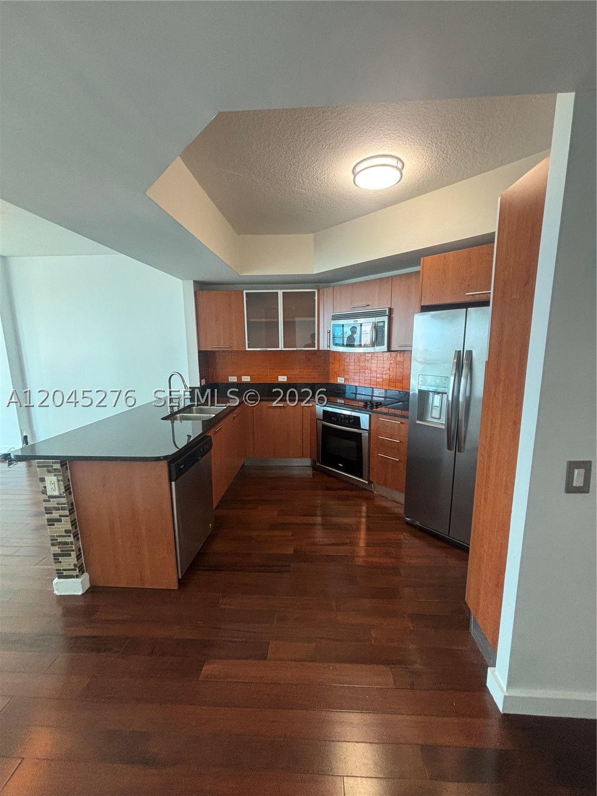 image Platinum Condominium8