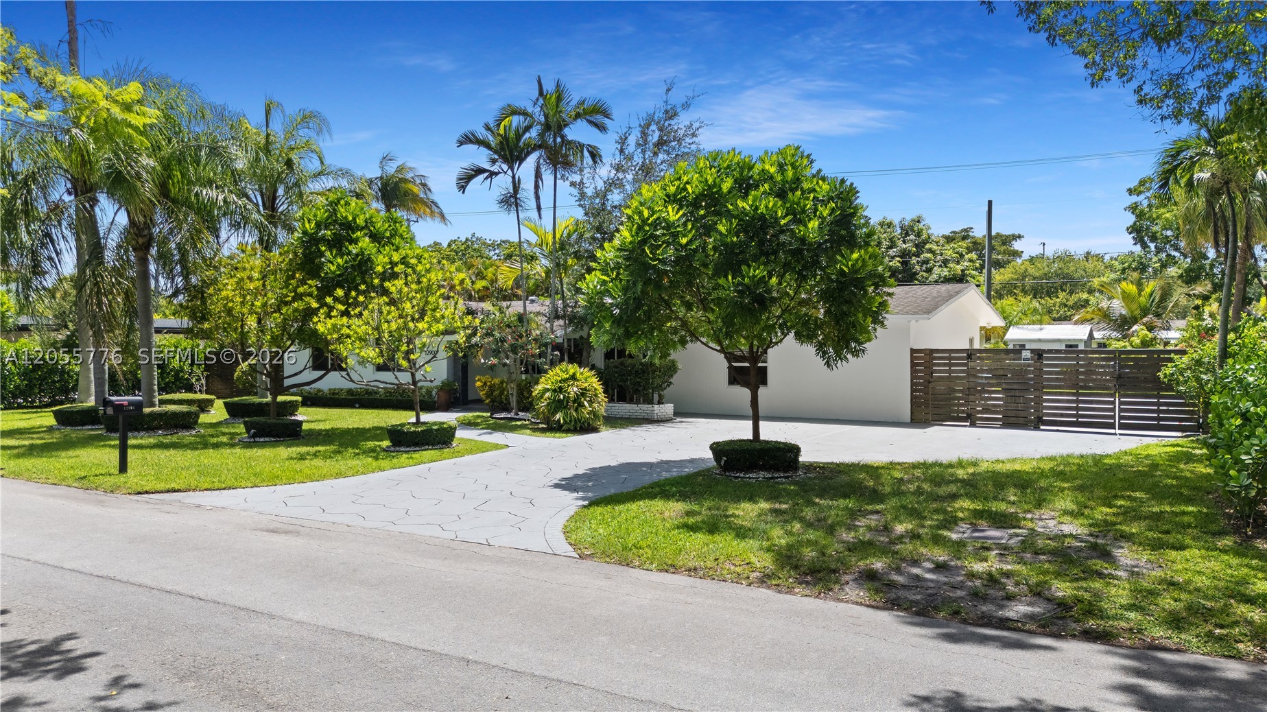 12900 SW 82nd Pl Pinecrest, FL 33156