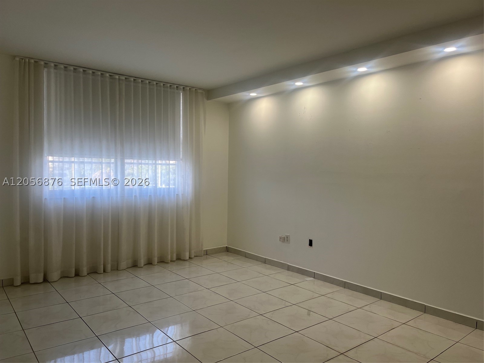 image Arlen House Condo10
