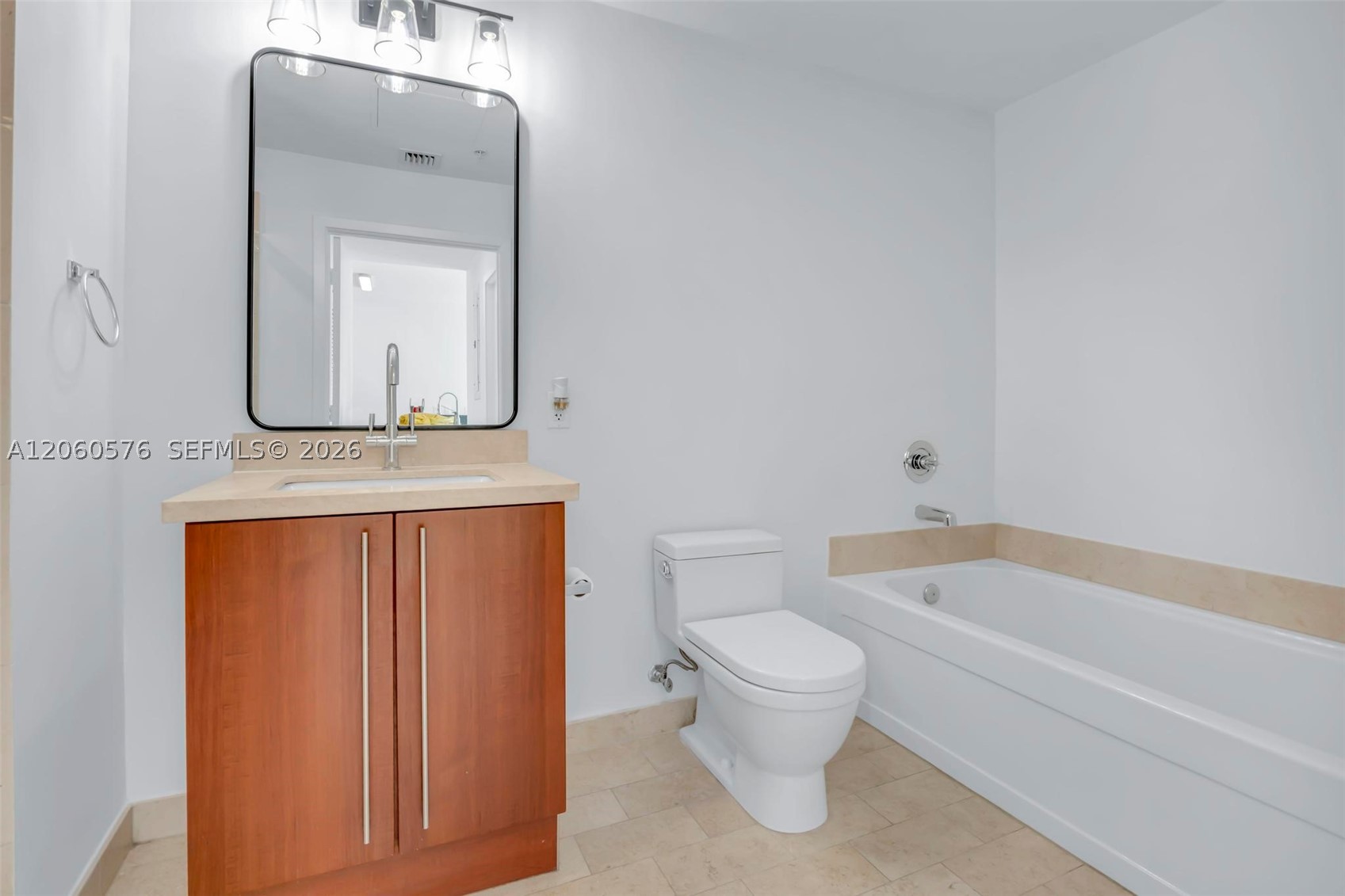 image Axis on Brickell South25