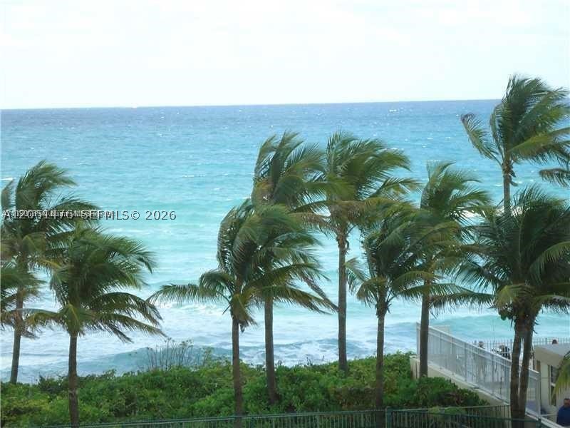 image 2080 Ocean Drive13