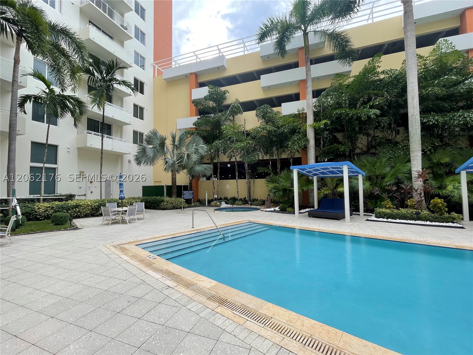 image The Venture at Aventura13