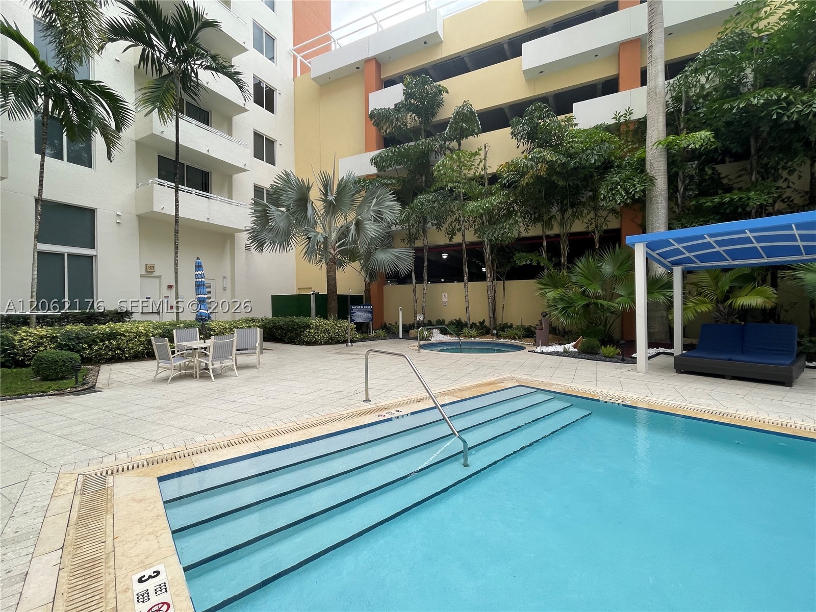 image The Venture at Aventura14