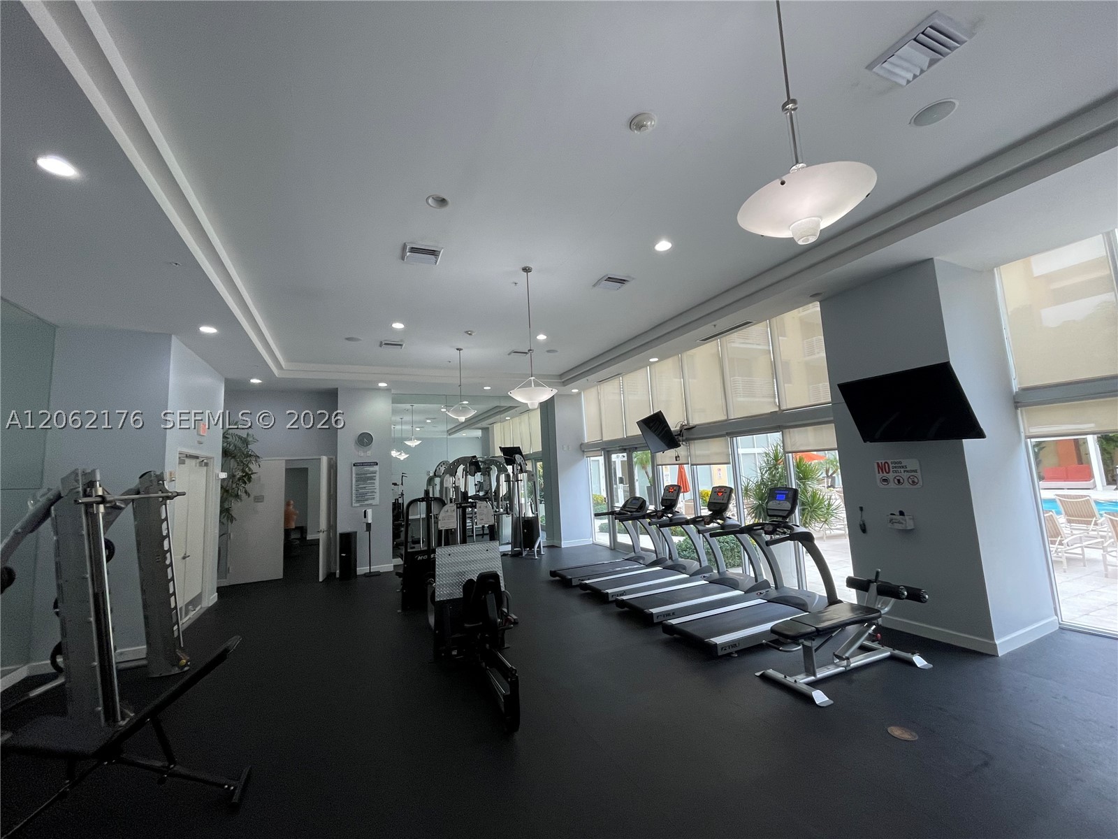 image The Venture at Aventura16