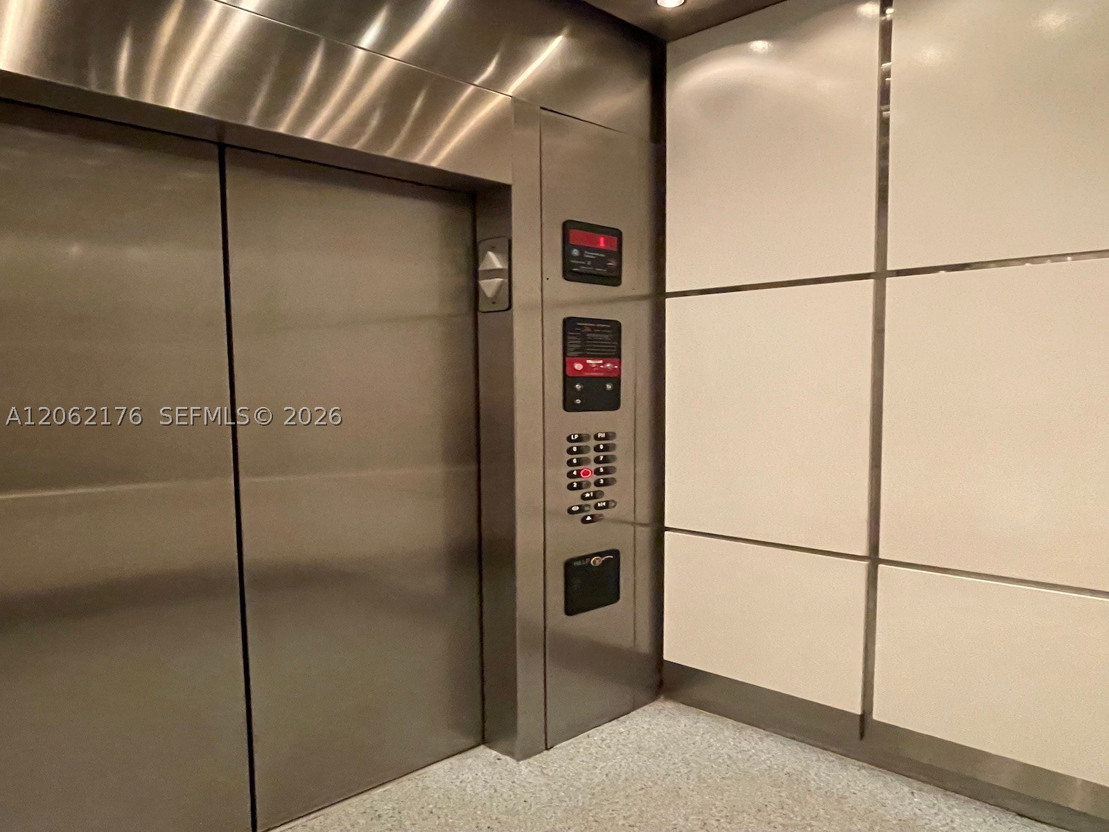 image The Venture at Aventura19