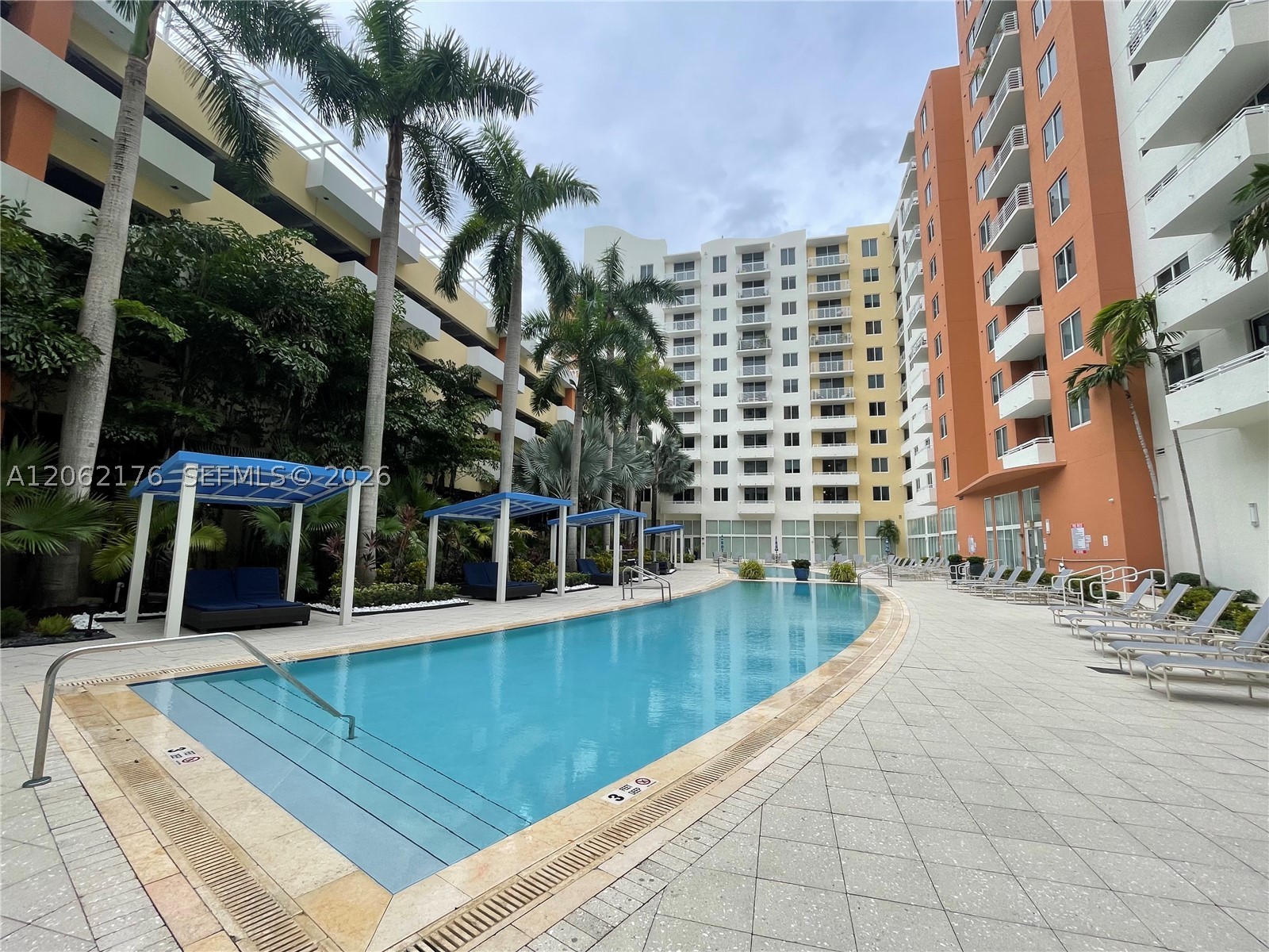 image The Venture at Aventura23