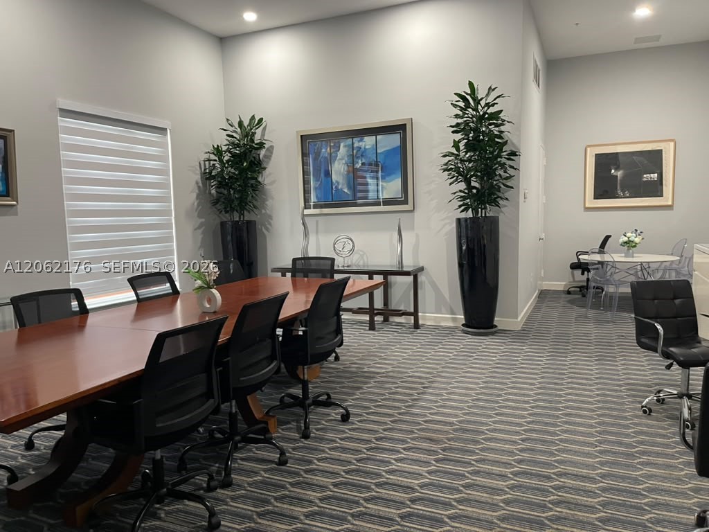 image The Venture at Aventura30