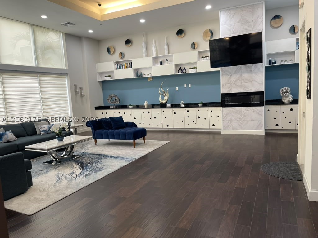 image The Venture at Aventura32