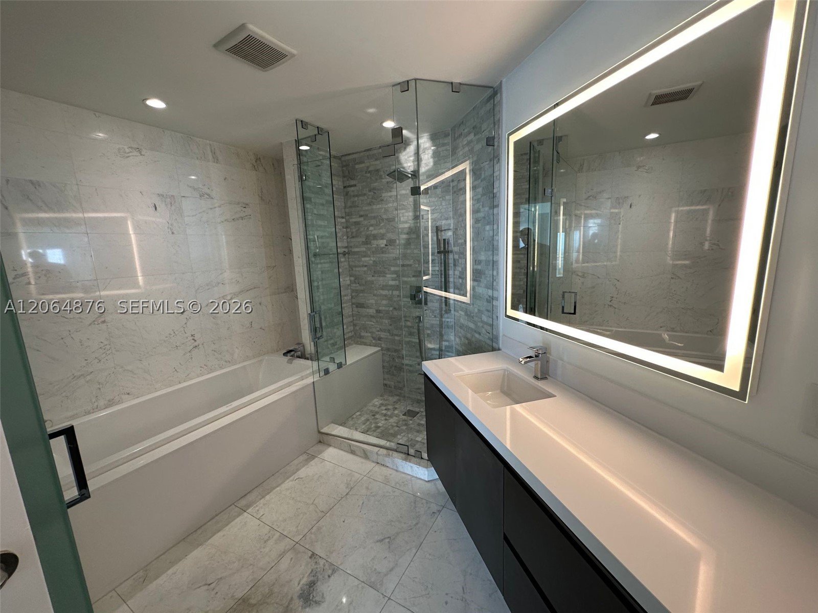851 NE 1st Ave #4006 Miami, FL 33132