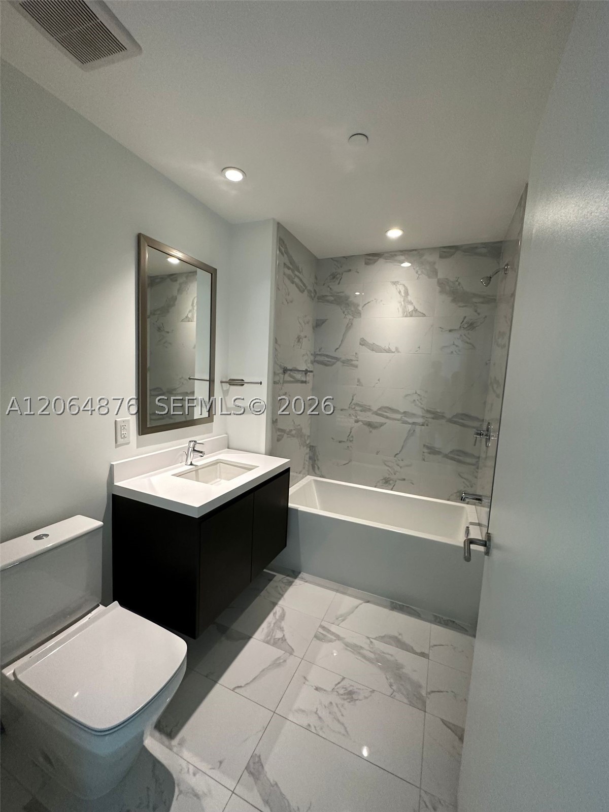 851 NE 1st Ave #4006 Miami, FL 33132