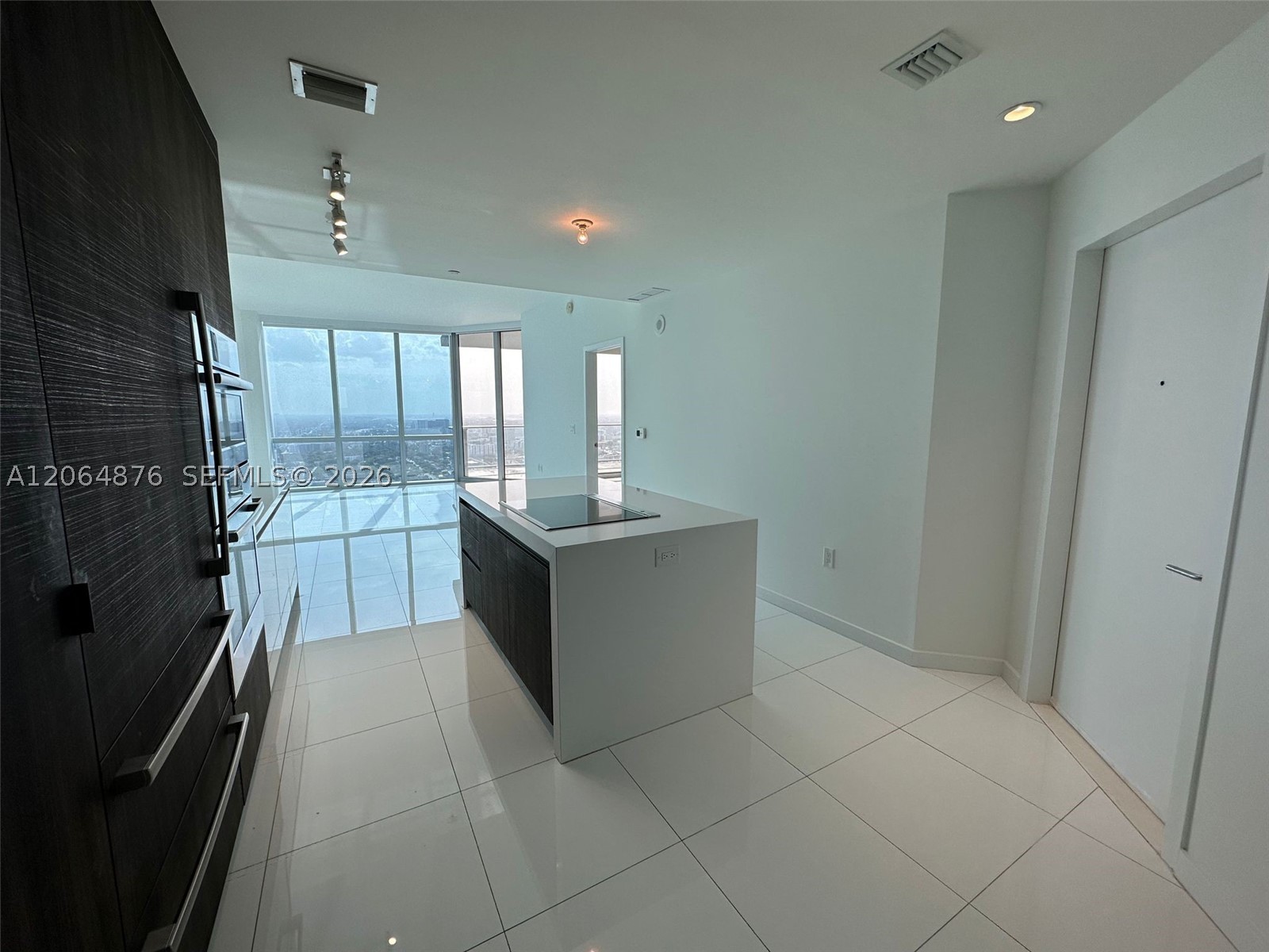 851 NE 1st Ave #4006 Miami, FL 33132
