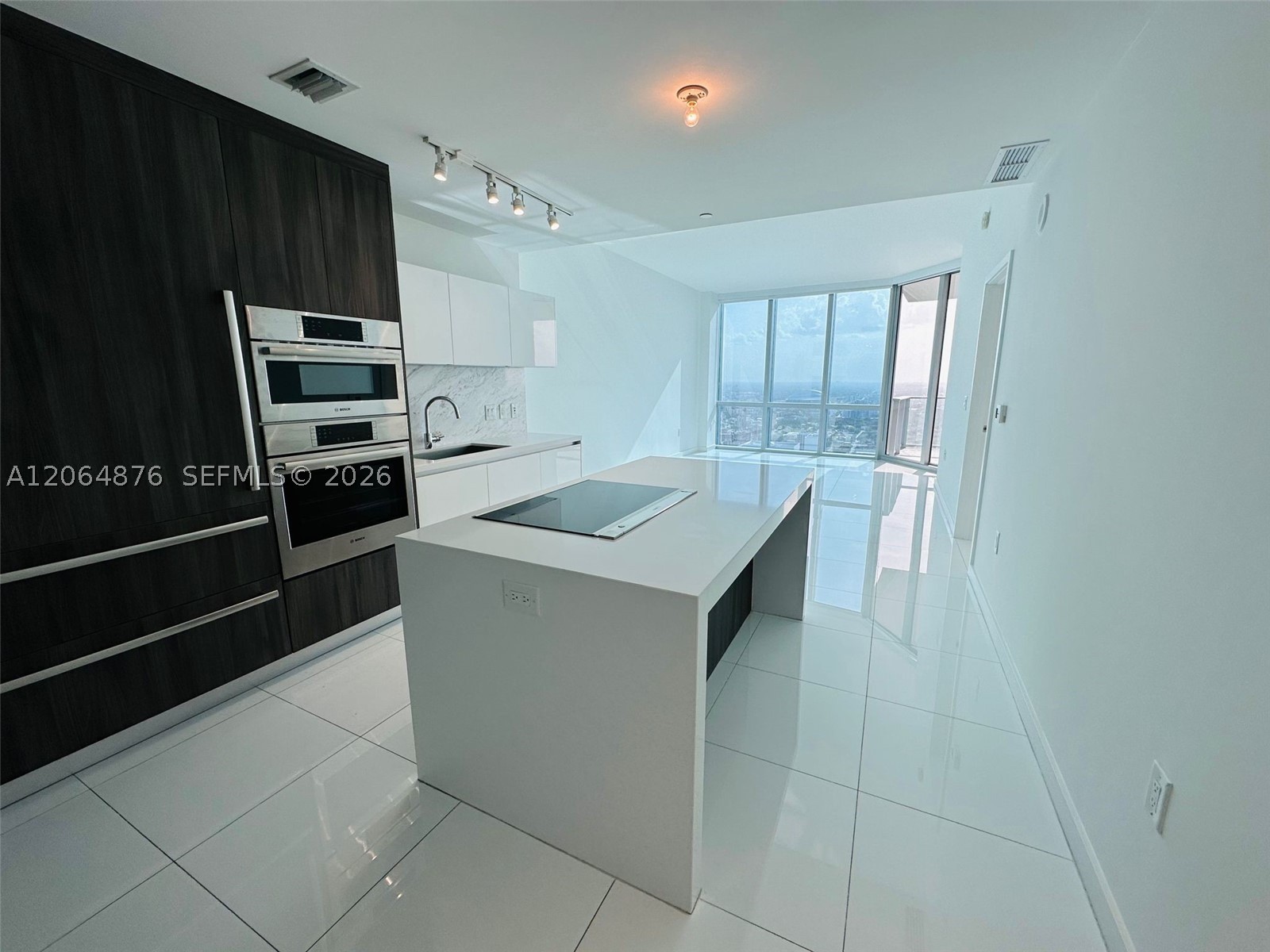 851 NE 1st Ave #4006 Miami, FL 33132