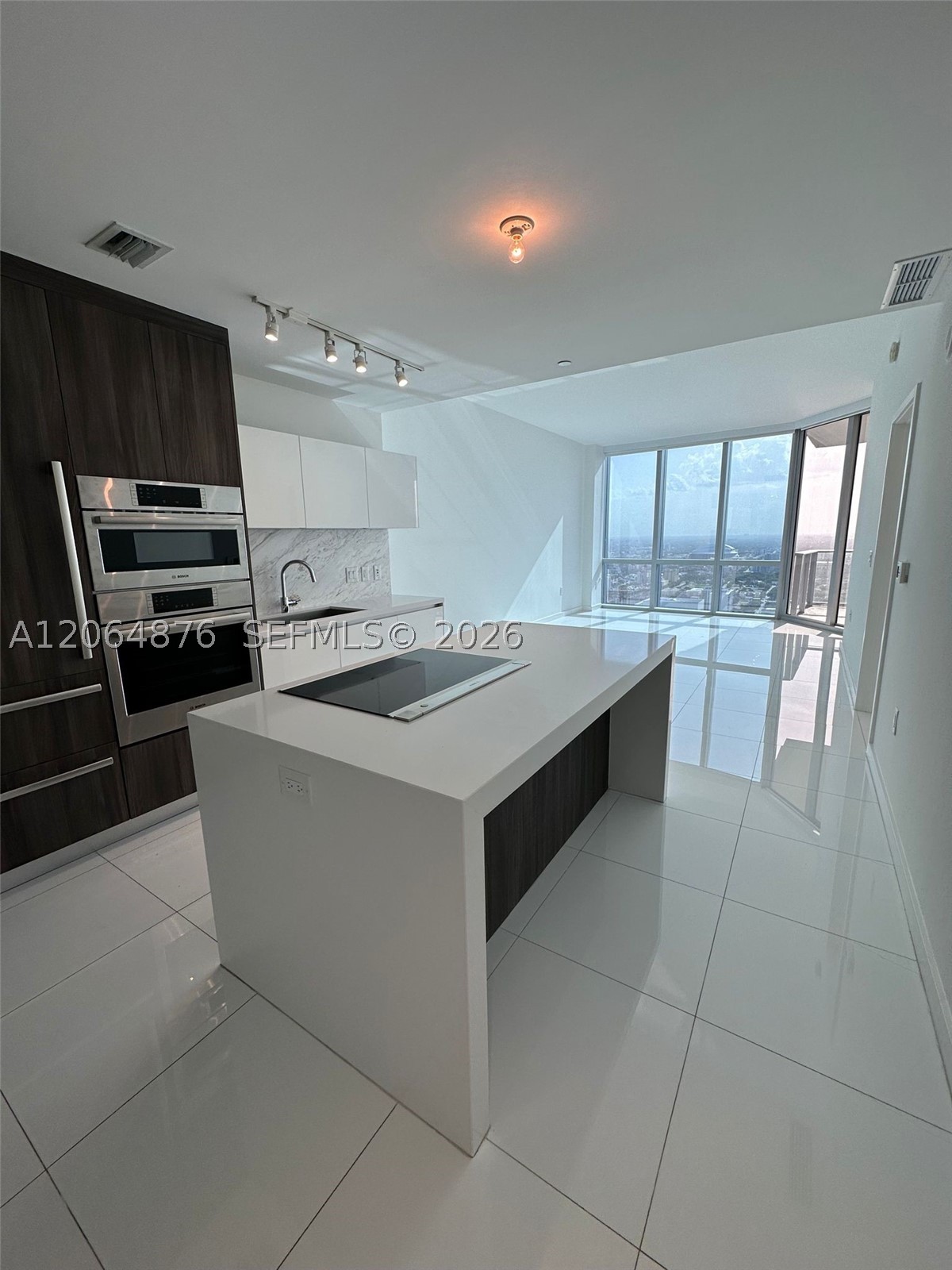851 NE 1st Ave #4006 Miami, FL 33132