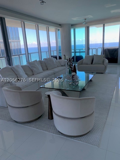 17121 Collins Ave #2808