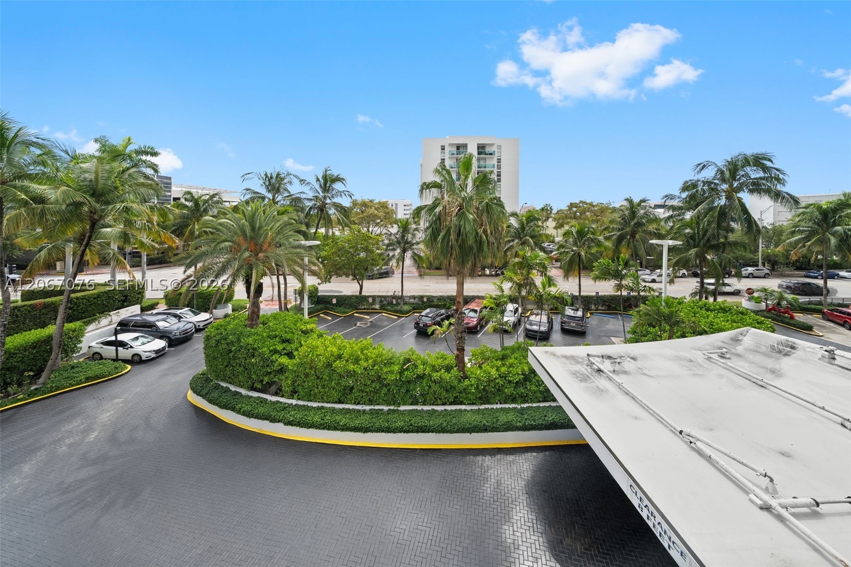 image Mirador 1000 (South Tower)10