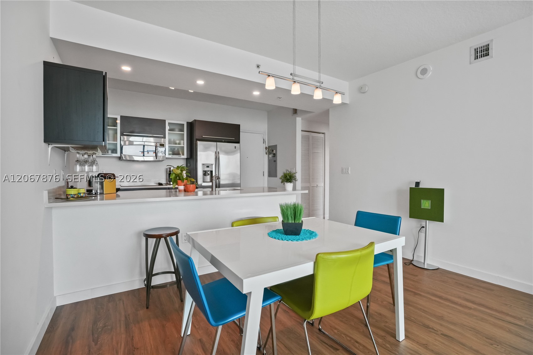 image Gallery Art Condos3