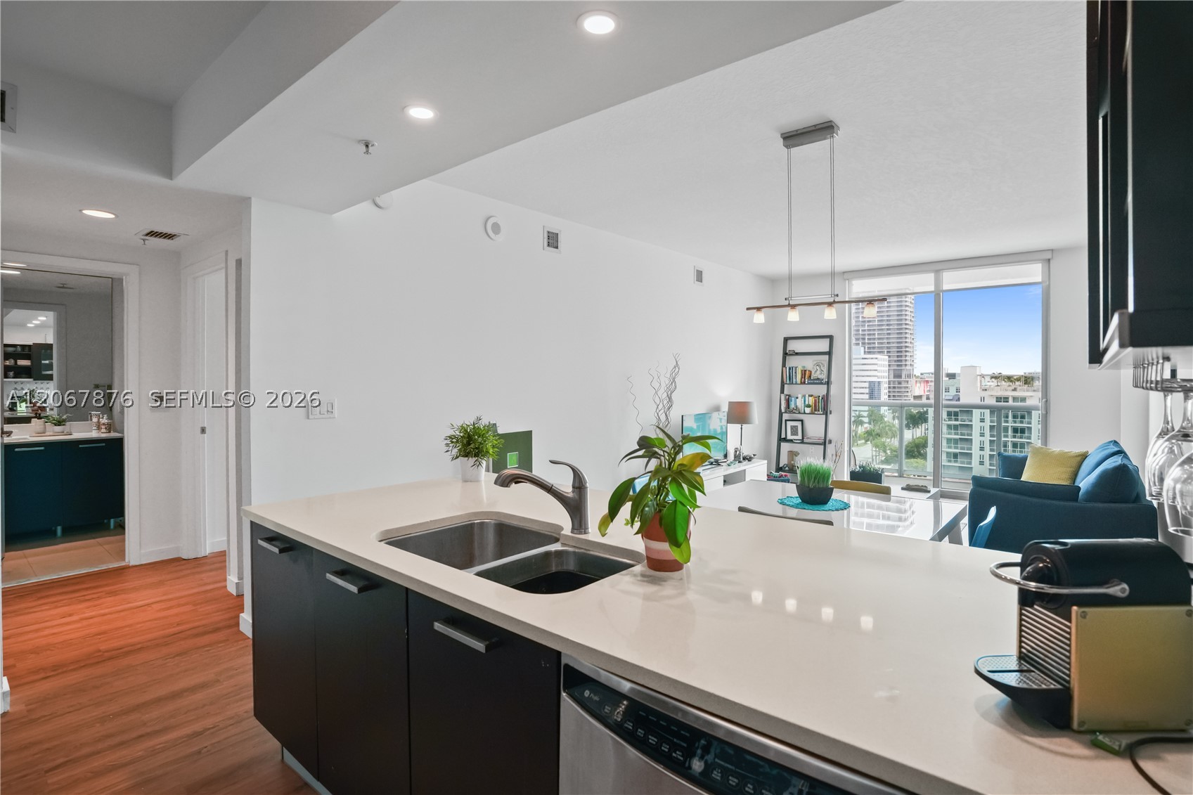 image Gallery Art Condos5