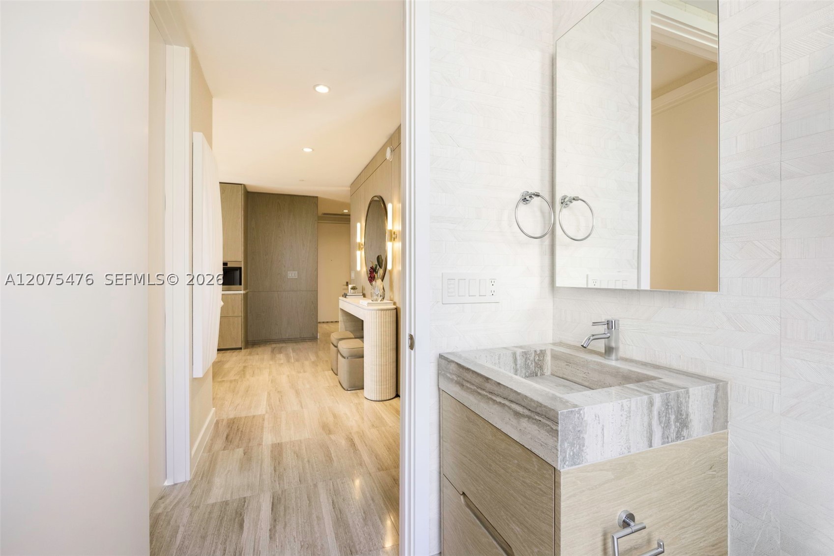 2831 S Bayshore Dr #804 Coconut Grove, FL 33133