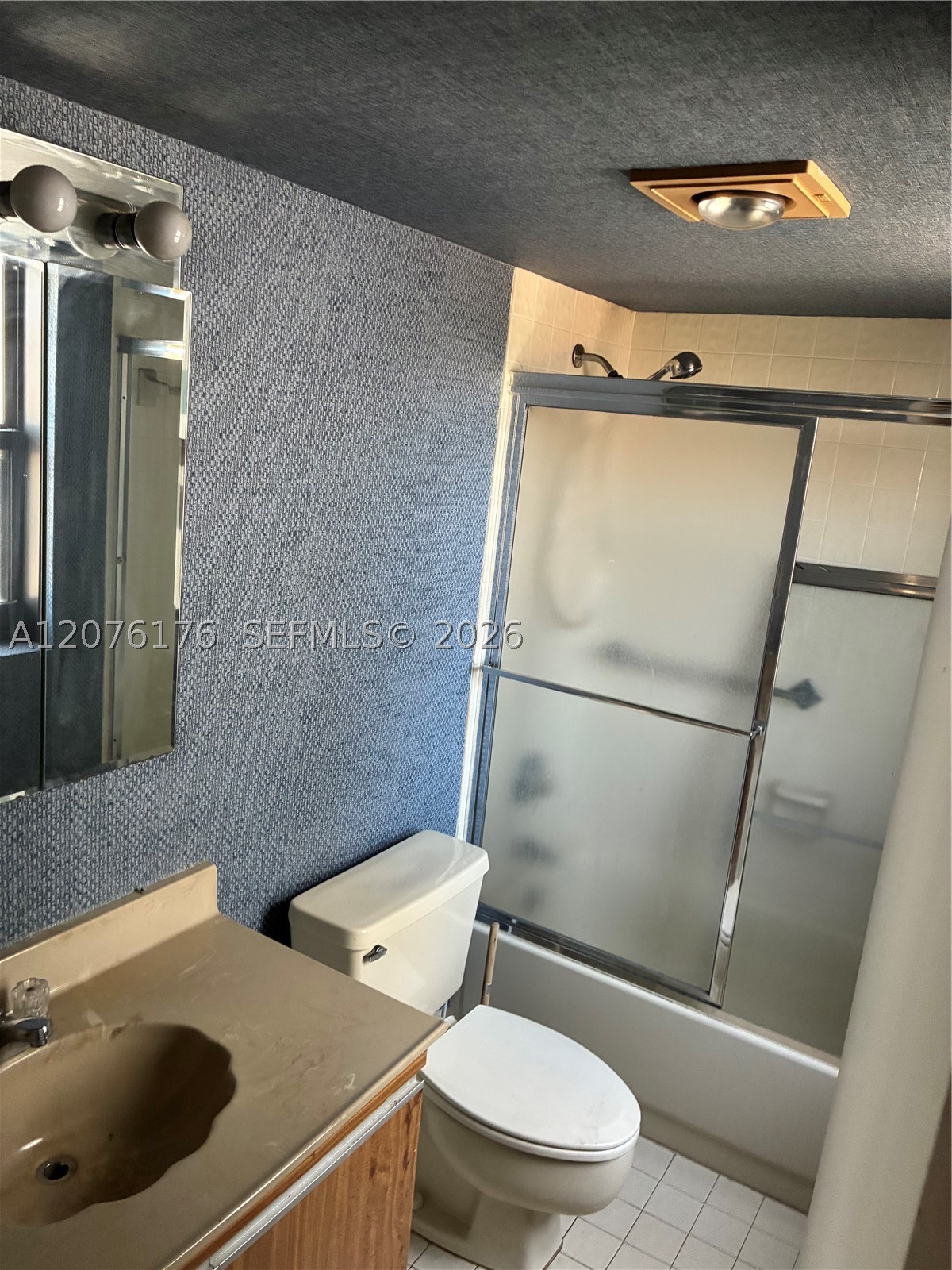 4301 Collins Ave #402 Miami Beach, FL 33140