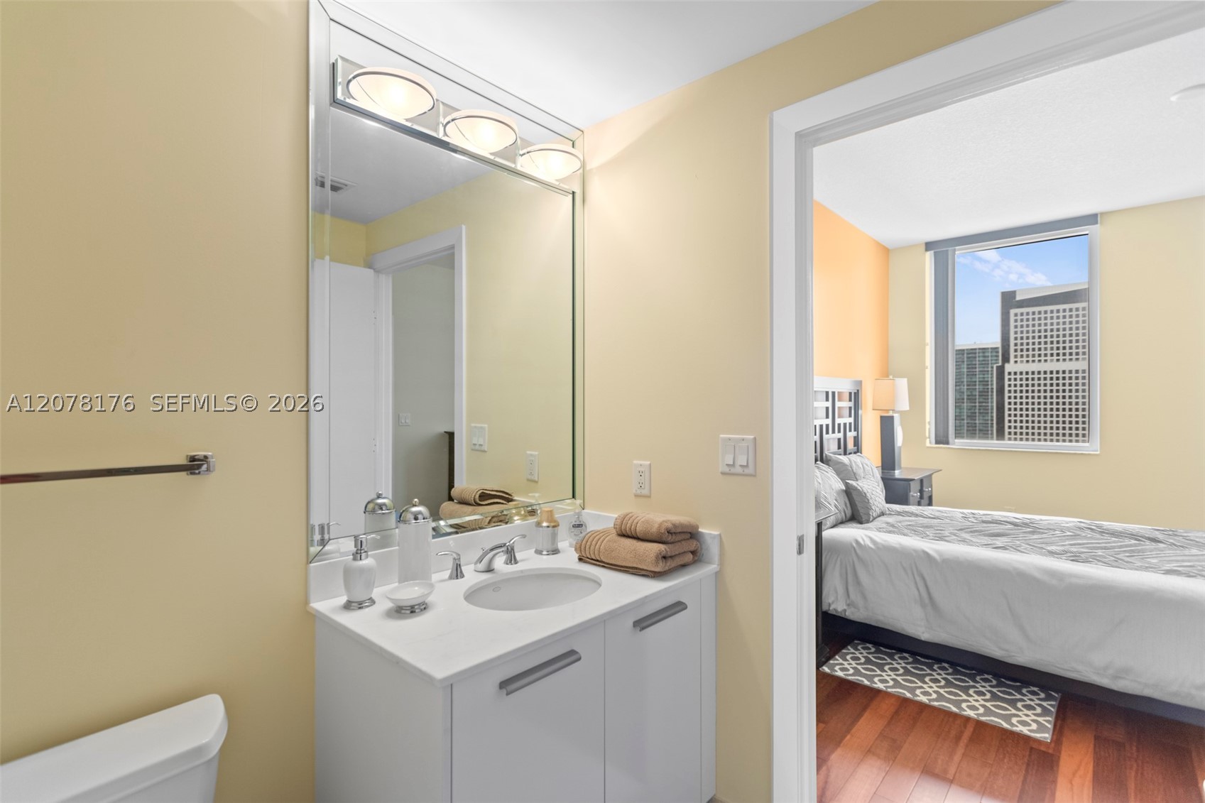 image 1060 Brickell - 106023