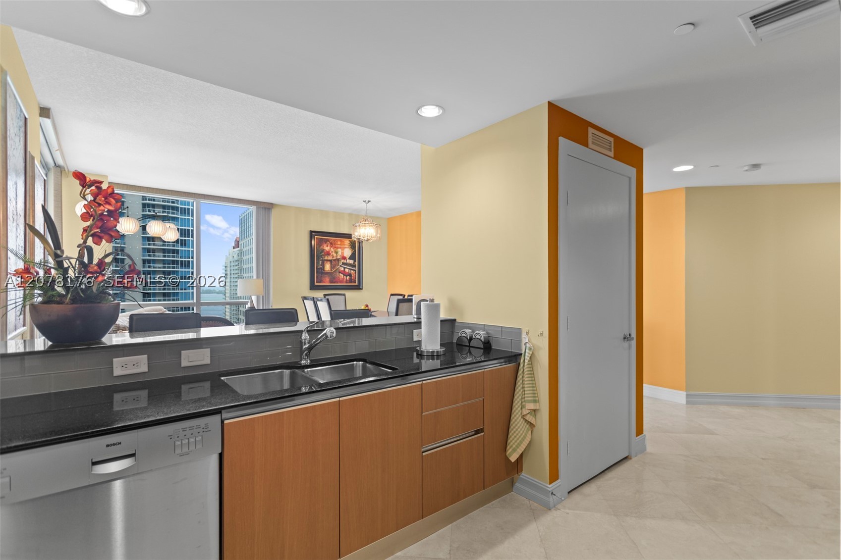 image 1060 Brickell - 10604