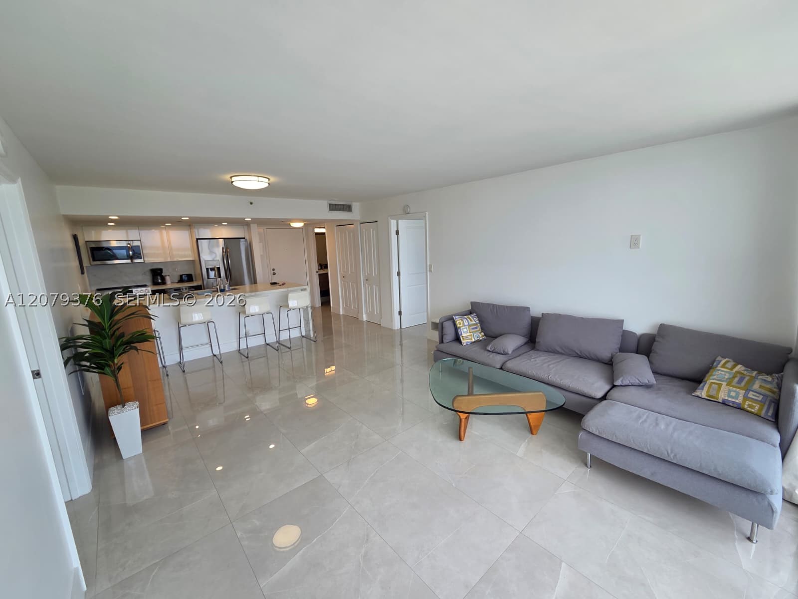 7601 E Treasure Dr #1902