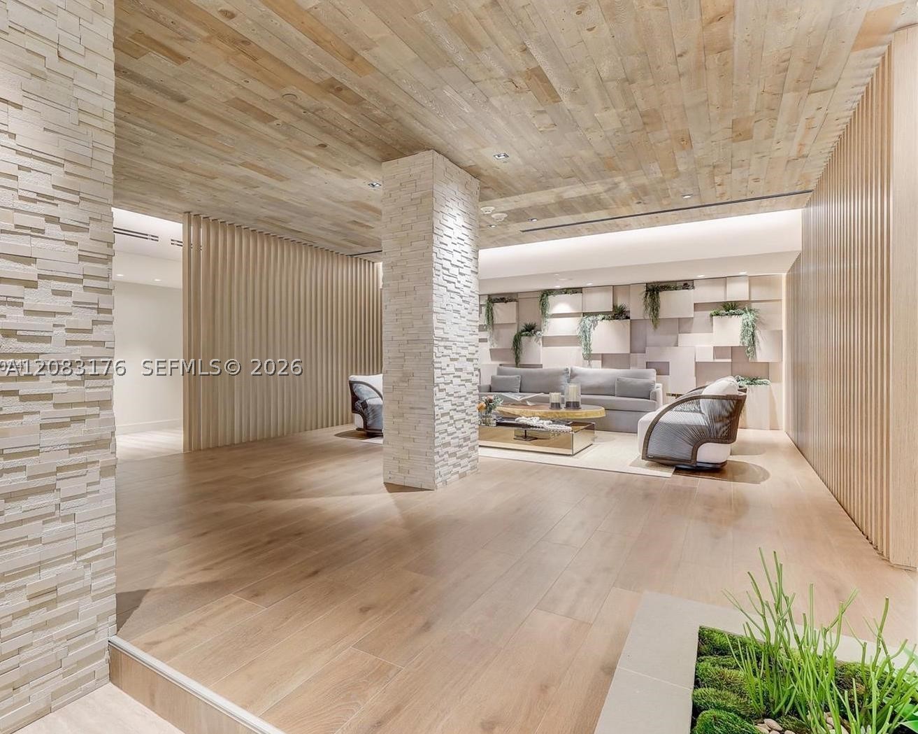 2301 Collins Ave #611 Miami Beach, FL 33139